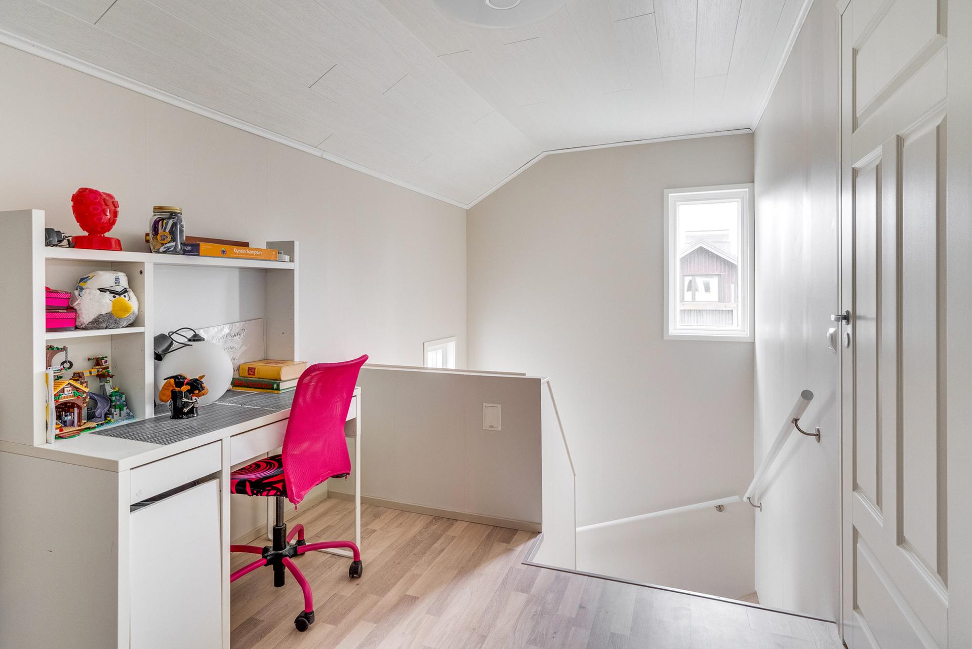 Keskuskatu 12, Haikka, Pirkkala