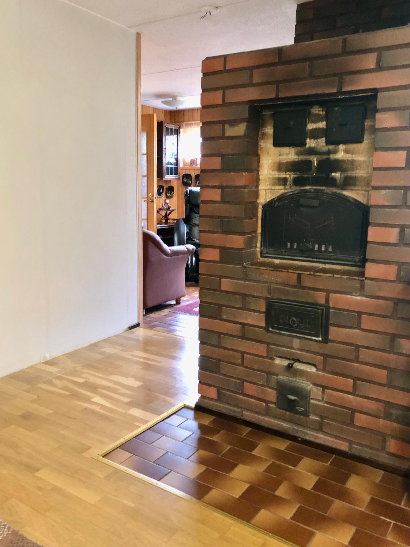 Leivinuuni on kodinhoitotilan yhteydessä