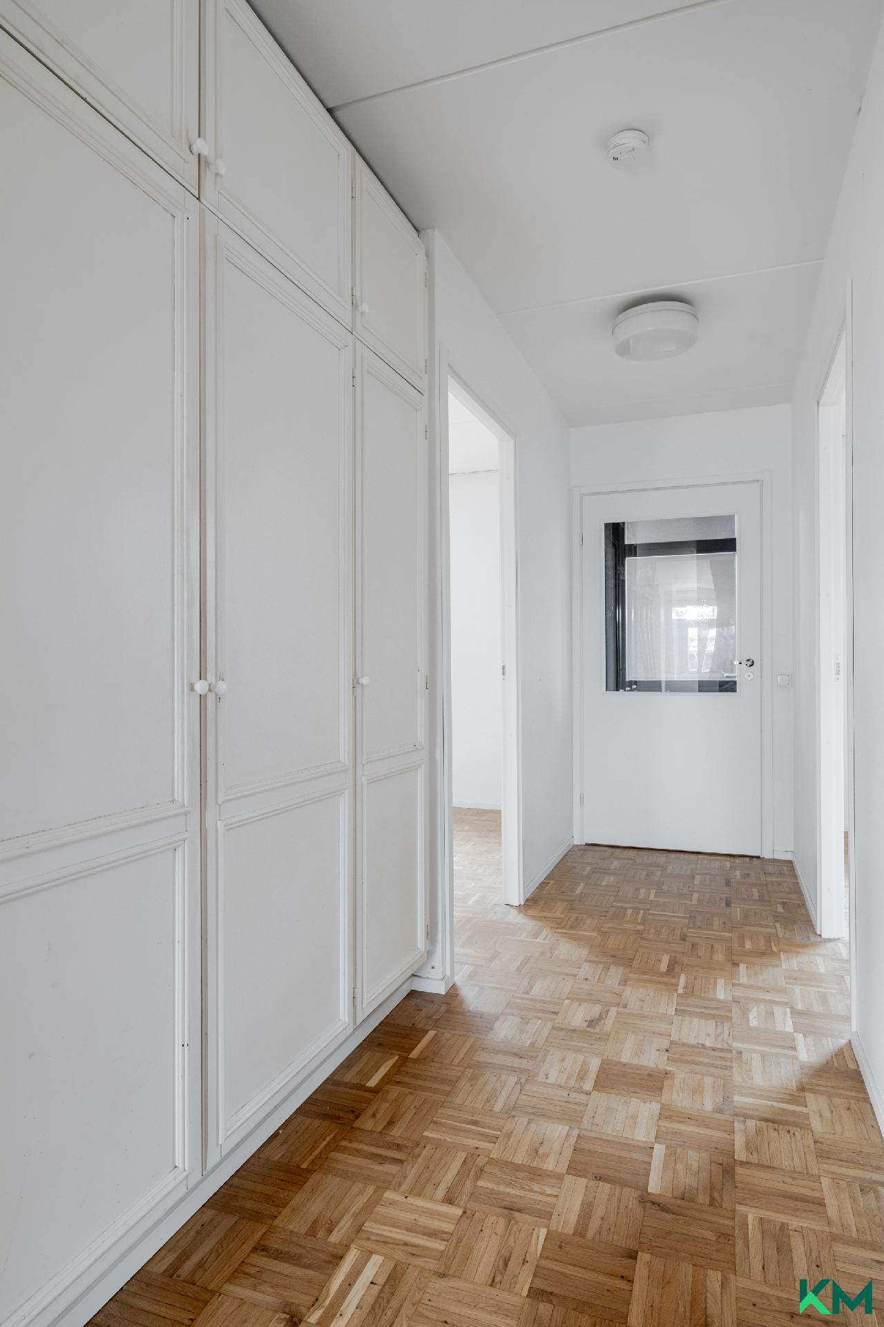 eteinen ja sisäänkäynti