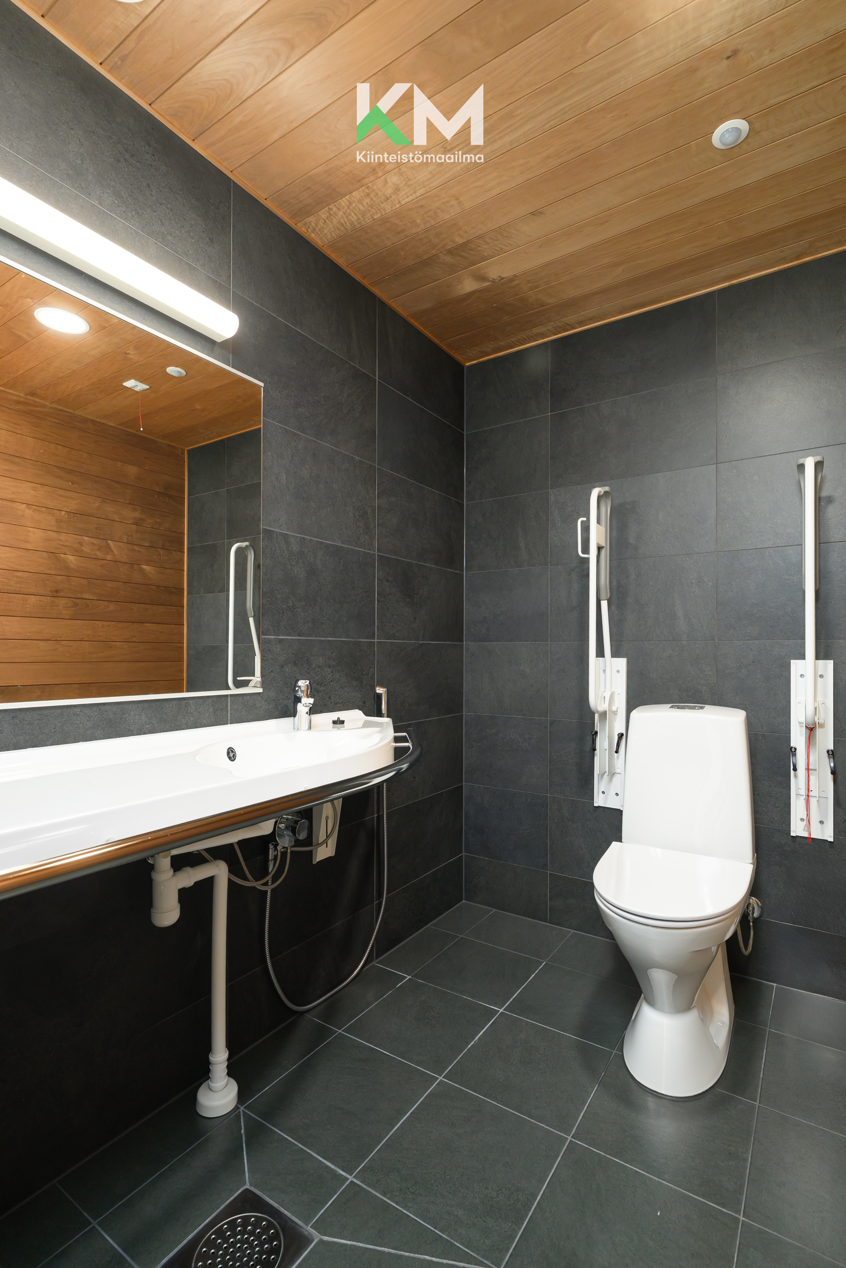 Taloyhtiön saunaosaston wc