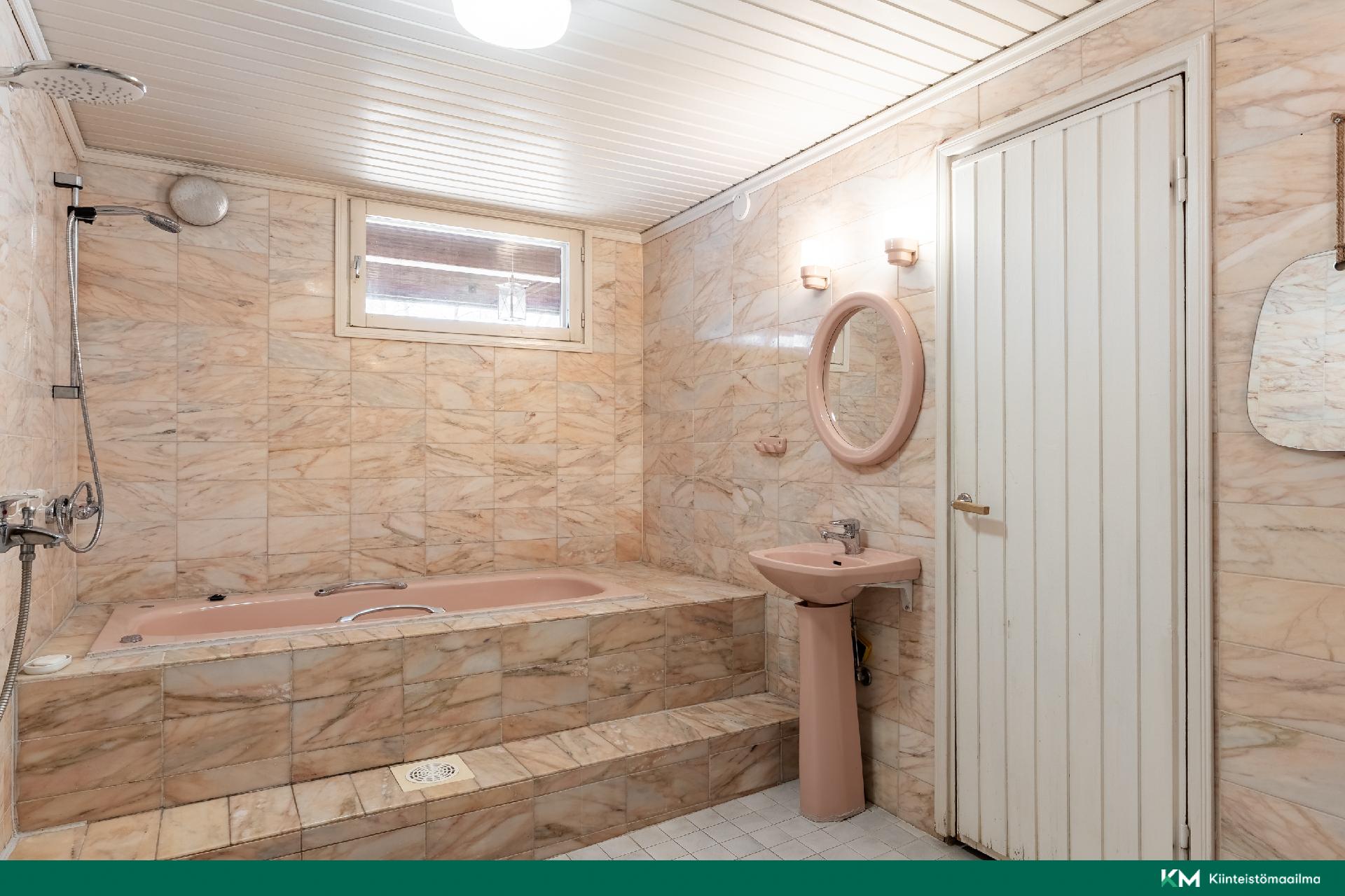 Lokitie 51, Vuosaari, Helsinki