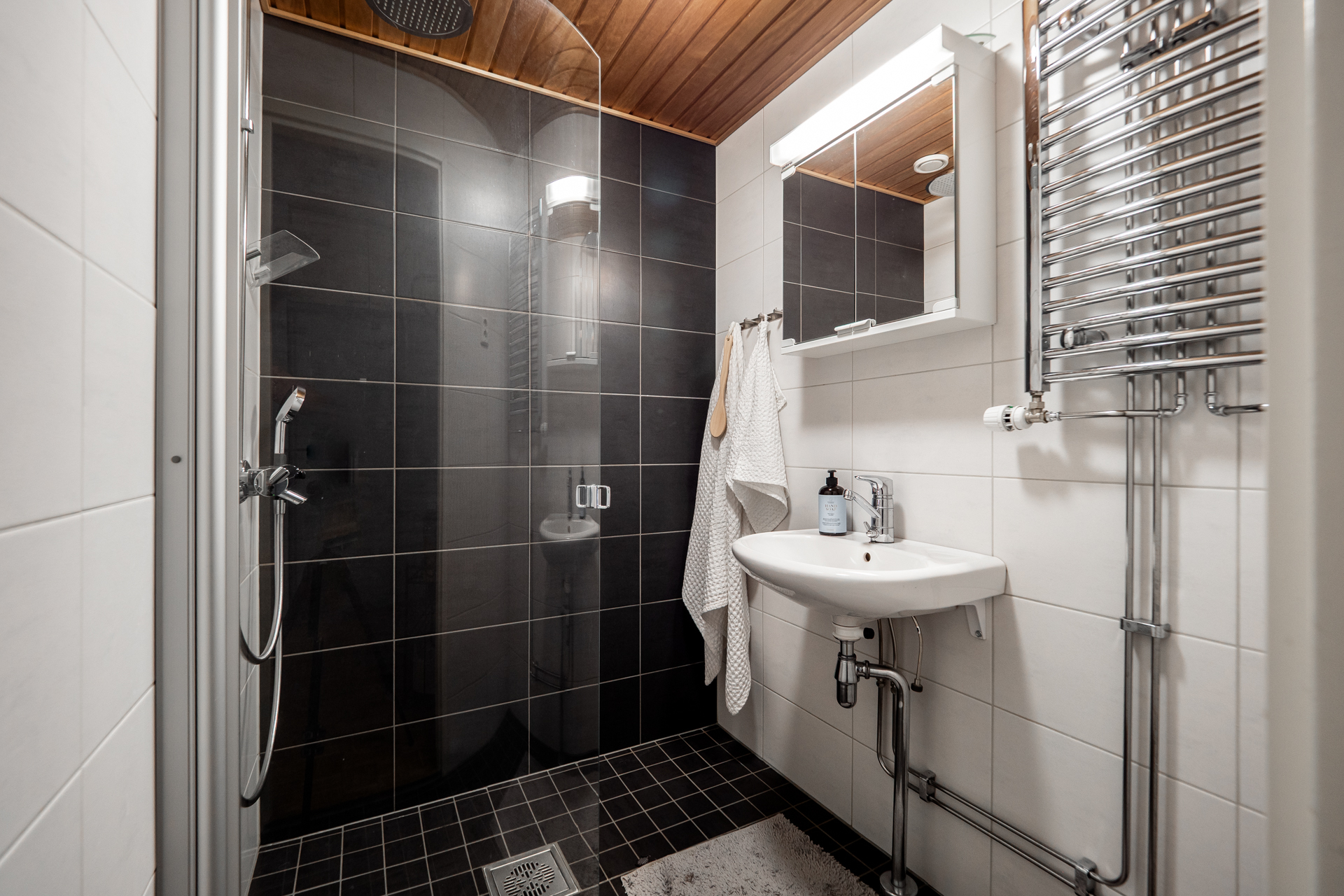 Kylpyhuone remontoitu LVI -remontissa