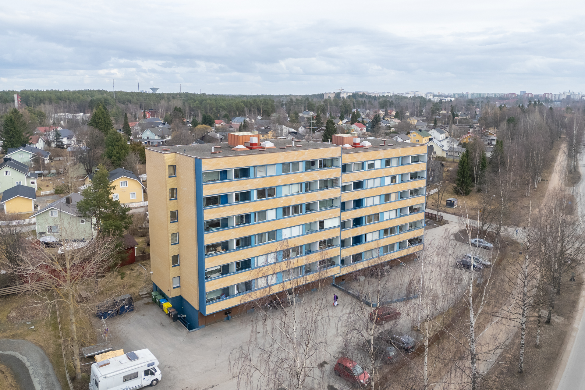 Yhtiöllä oma tontti