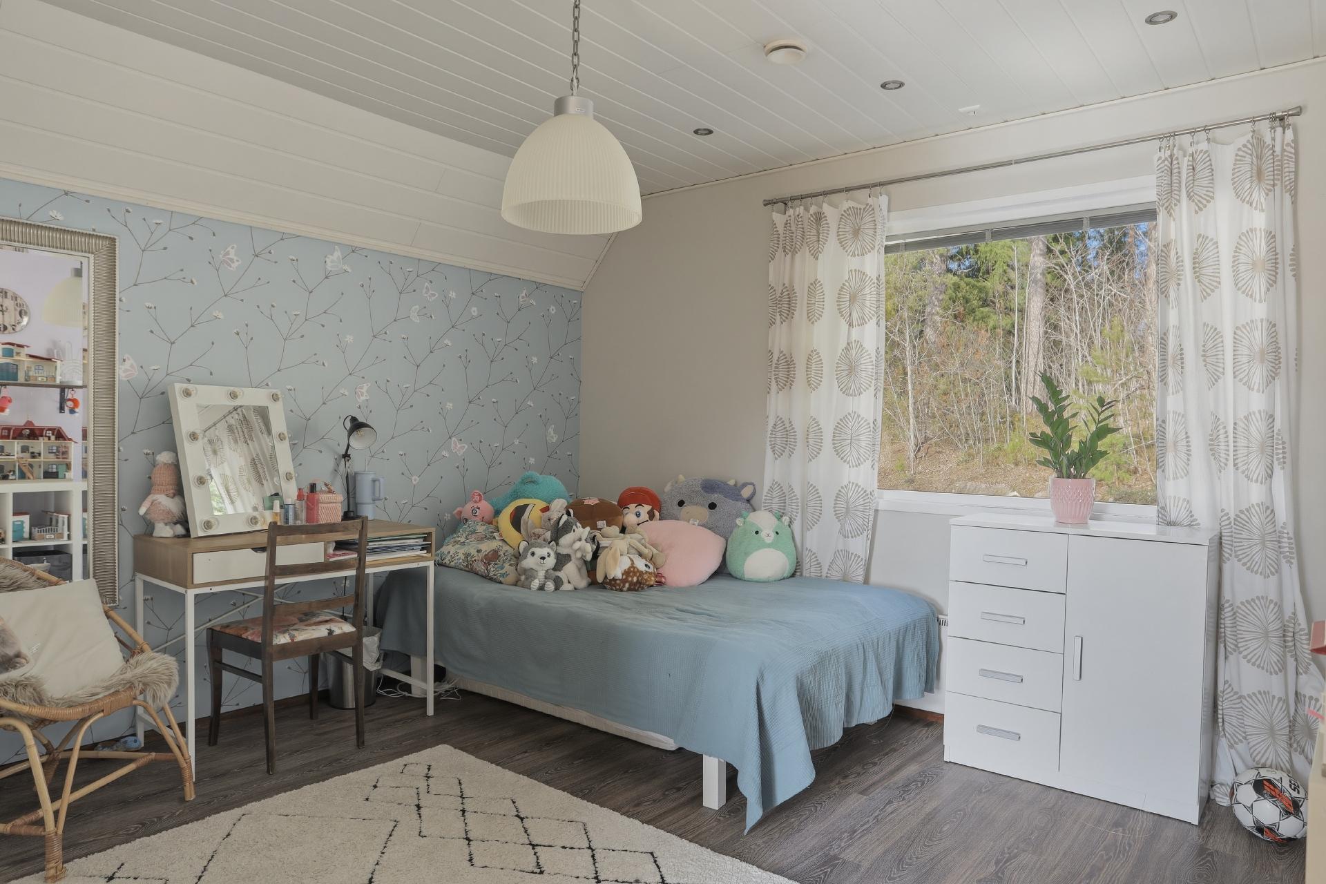 Asuinkerroksen makuuhuone