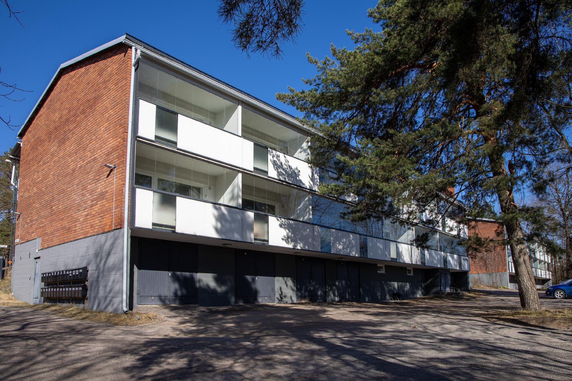 Puhujanpolku 1, Mäkkylä, Espoo