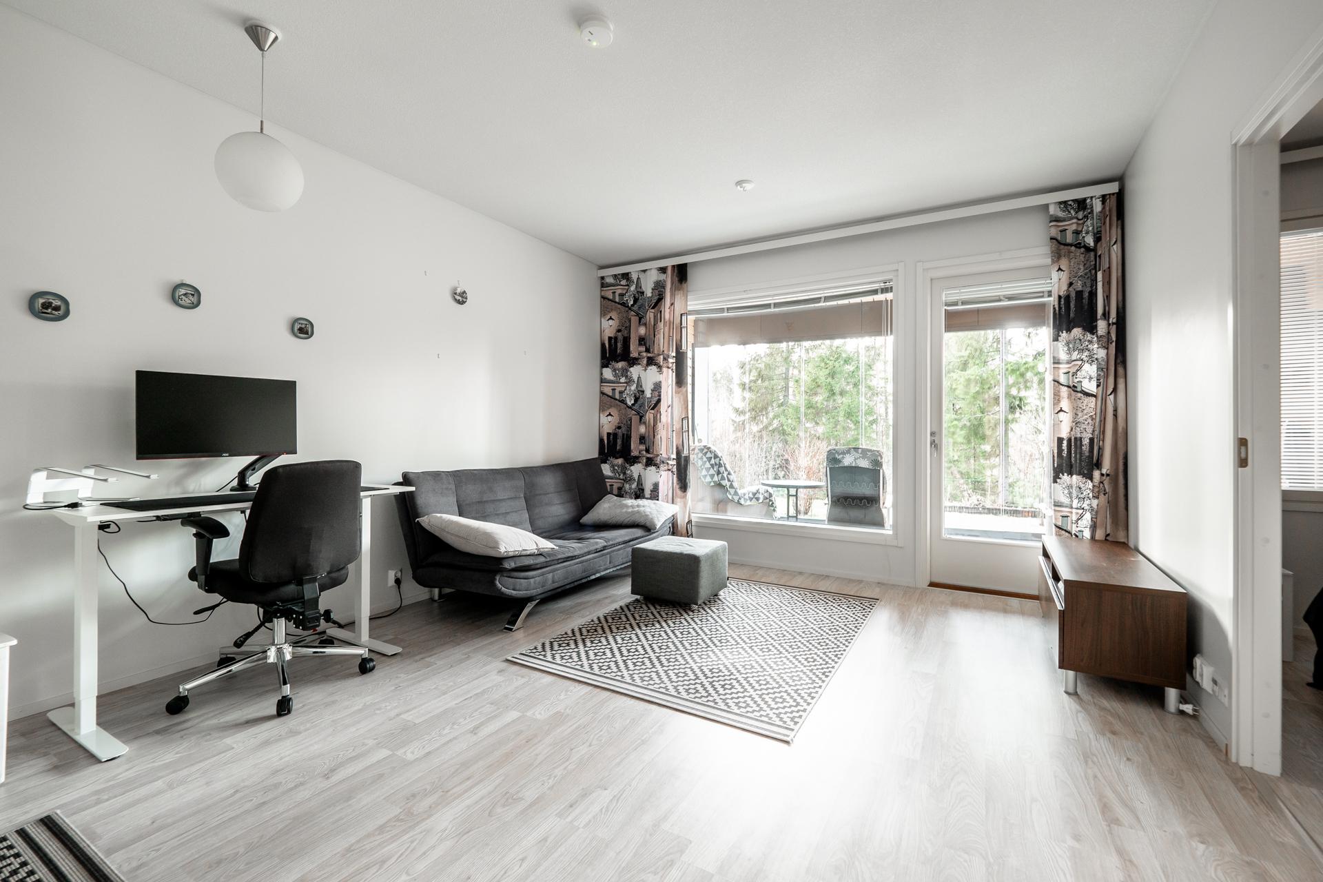 Muuripadantie 1, Kiulukangas, Oulu