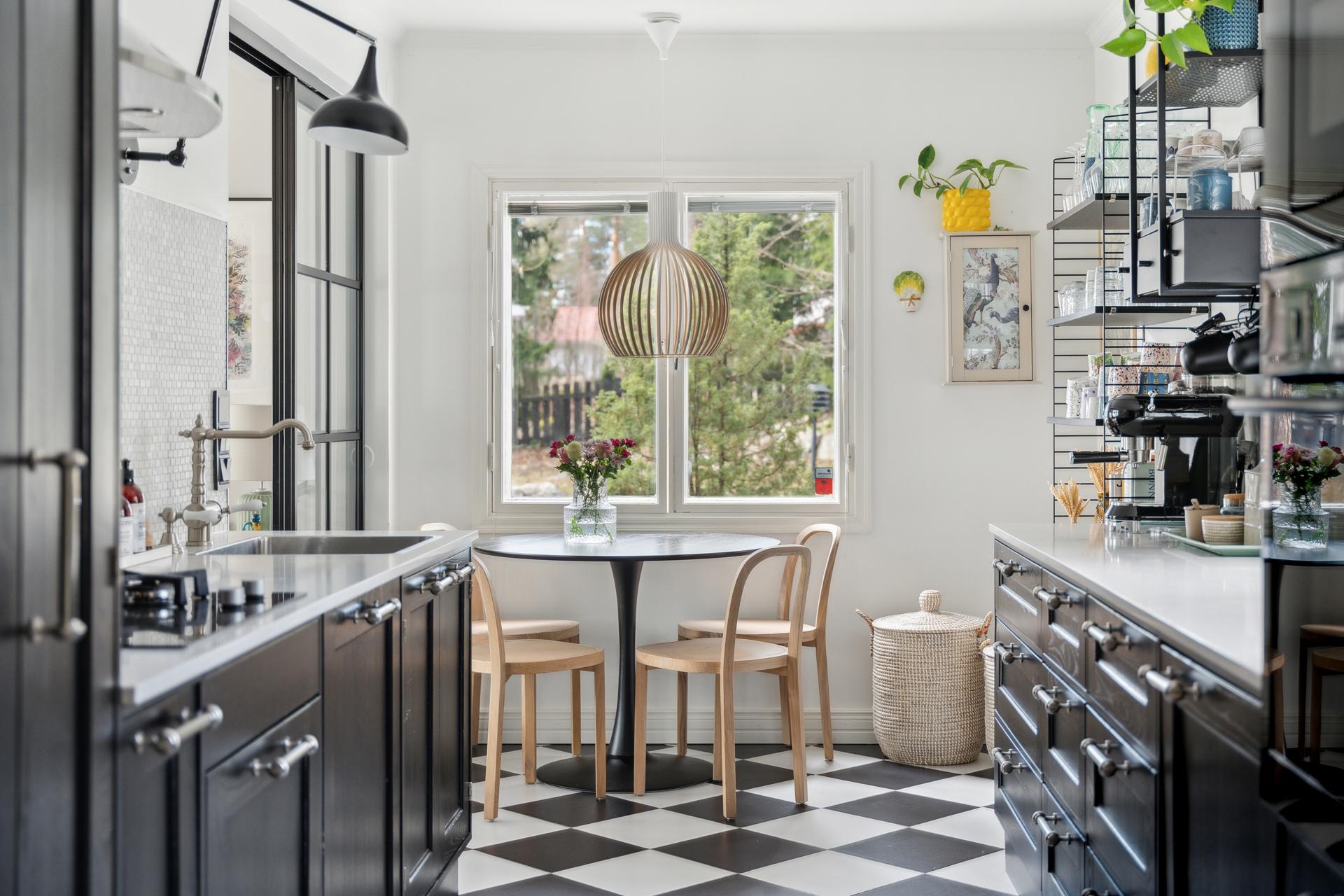 Jondalintie 6, Kauniainen, Kauniainen