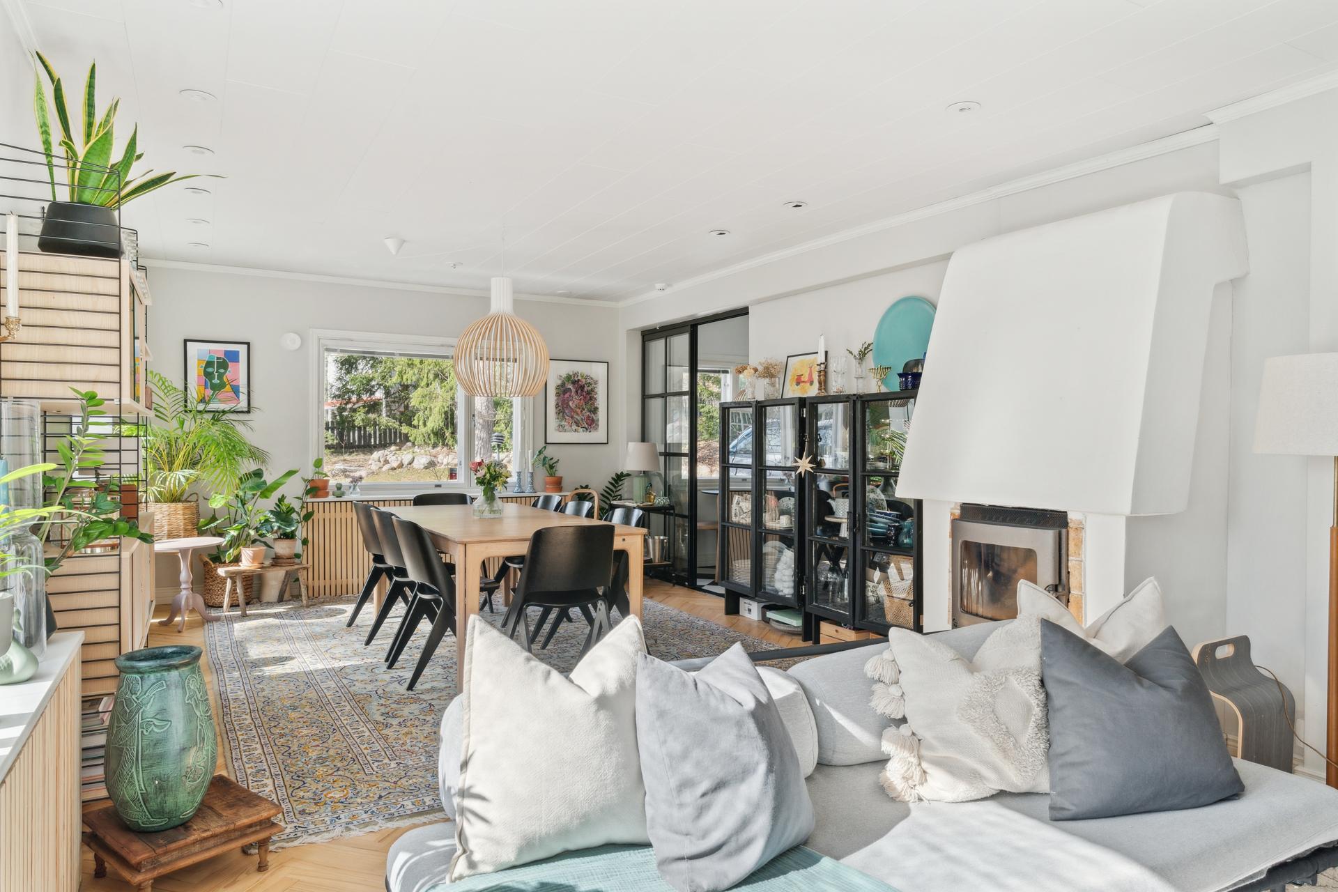 Olohuoneessa on idyllinen 1950-luvun henki