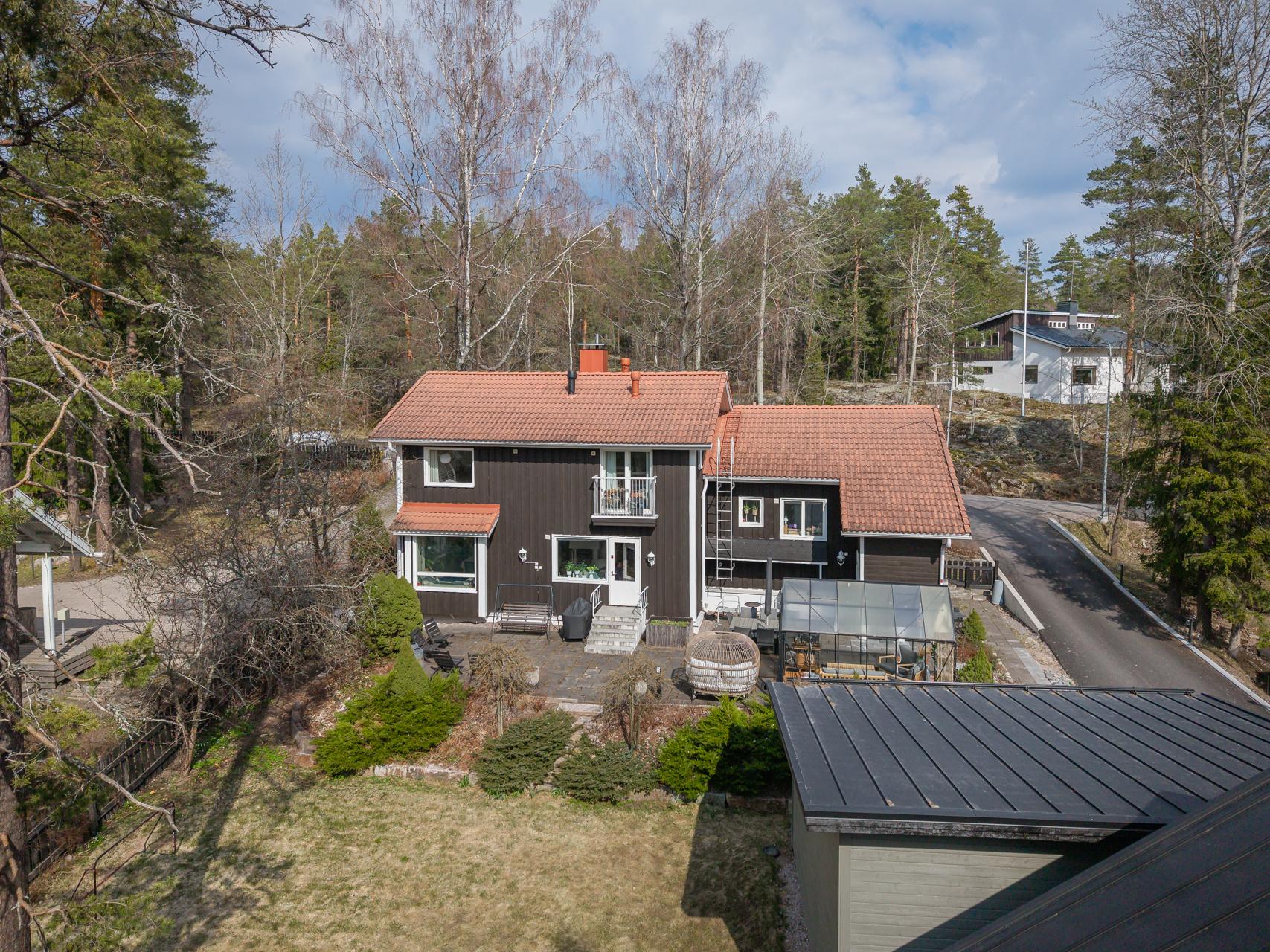 Jondalintie 6, Kauniainen, Kauniainen