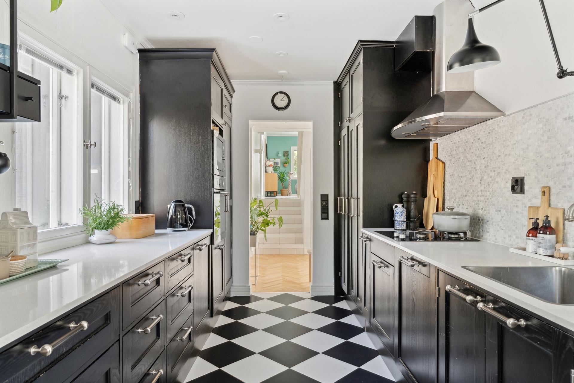 Jondalintie 6, Kauniainen, Kauniainen