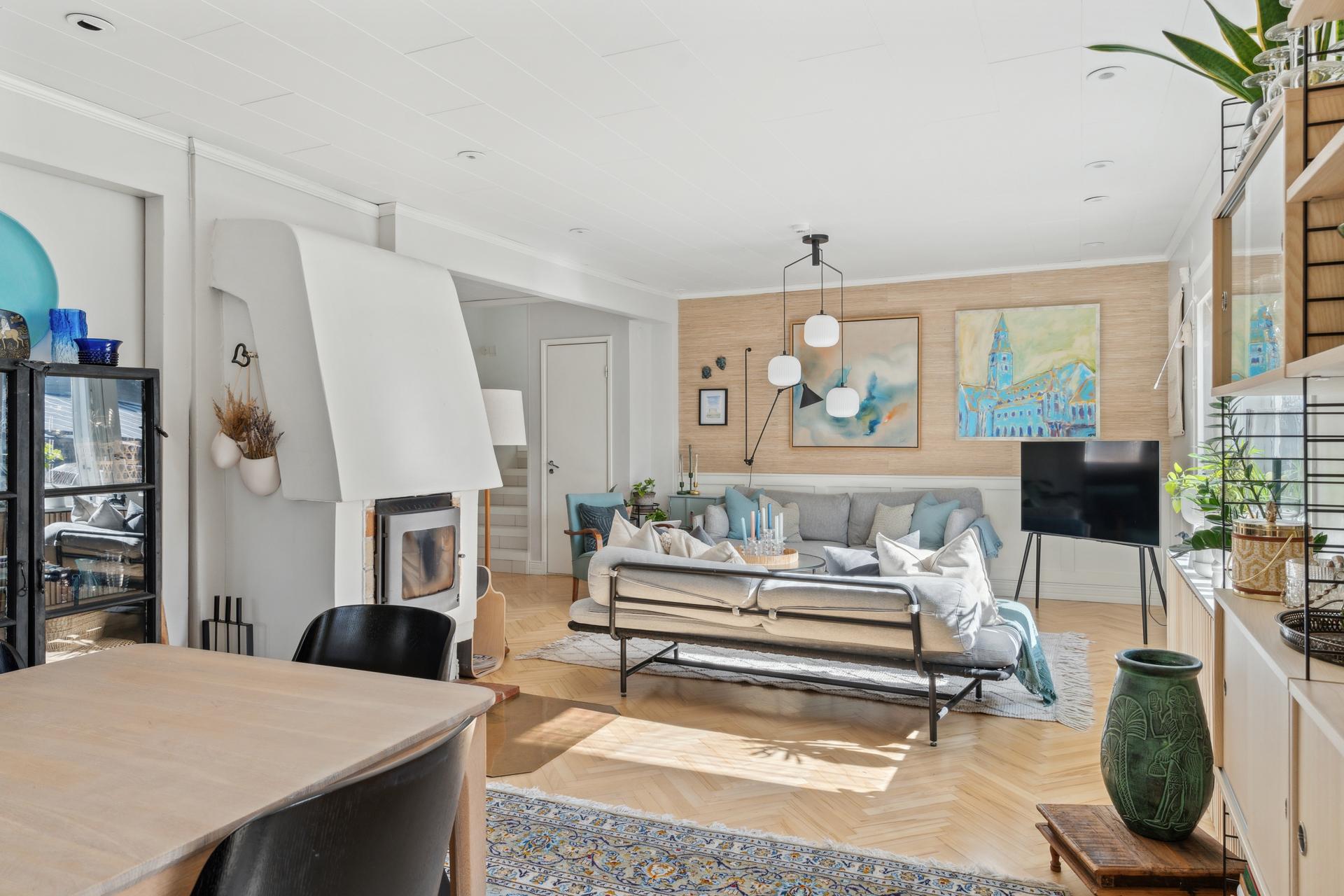 Olohuoneessa on idyllinen 1950-luvun henki