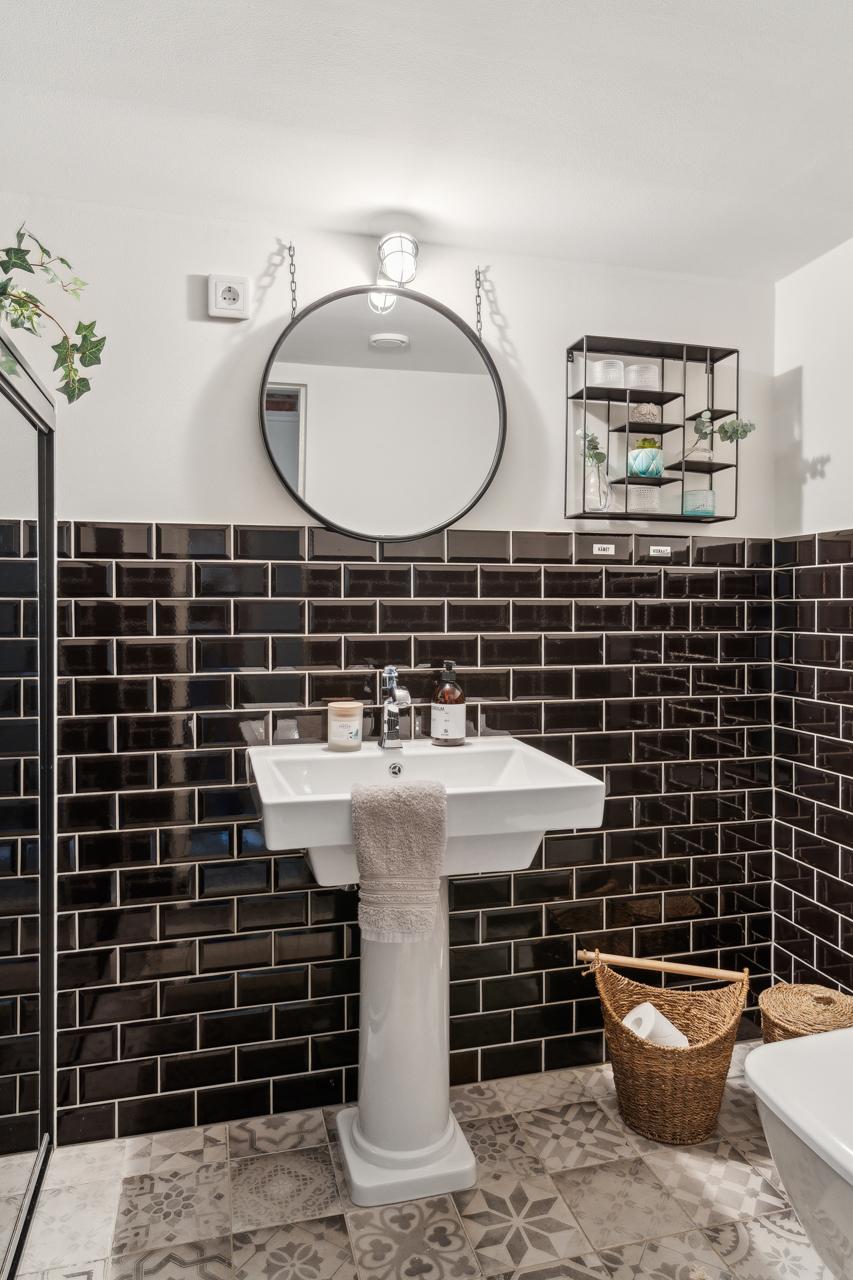 Jondalintie 6, Kauniainen, Kauniainen