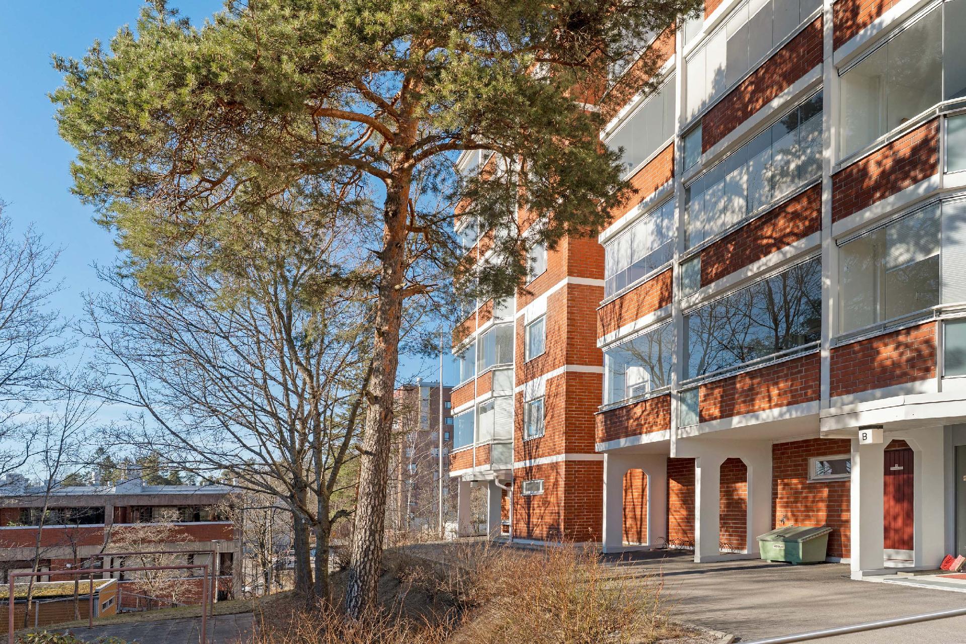 Armas Launiksen katu 11, Leppävaara, Espoo