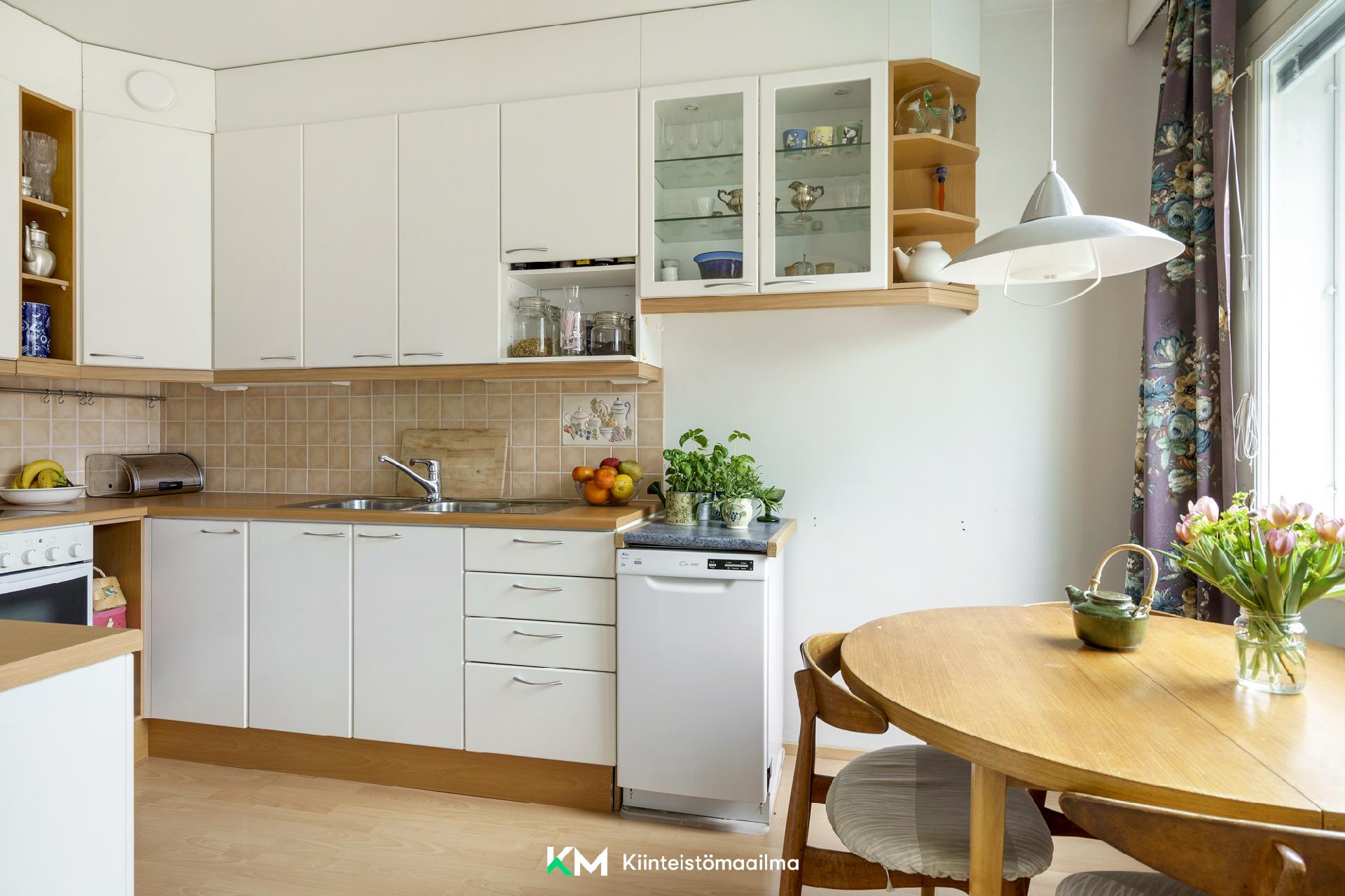 Kotitontuntie 6-8, Tontunmäki, Espoo