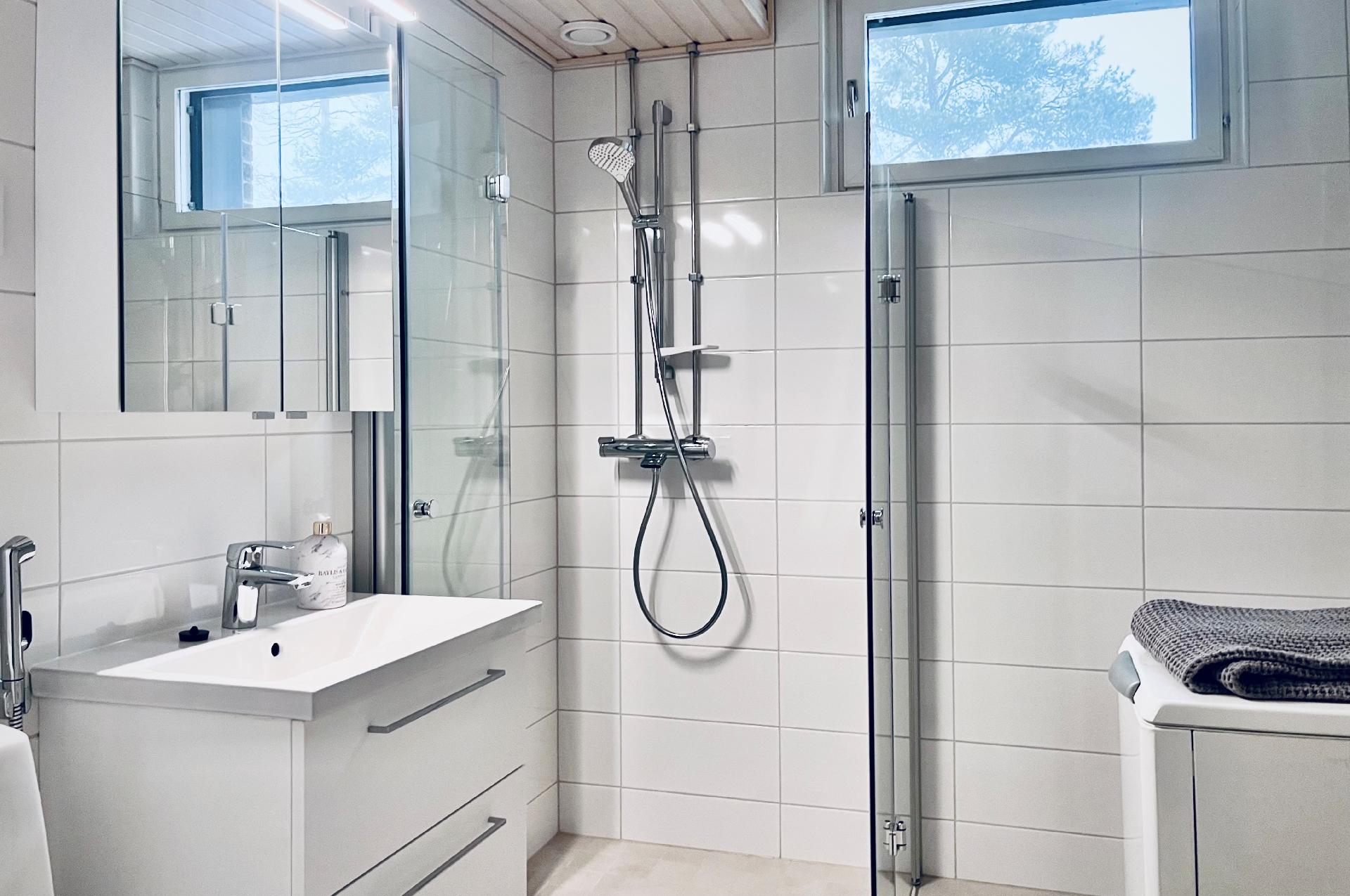 Kylpyhuone on remontoitu kokonaan putkiremontin yhteydessä