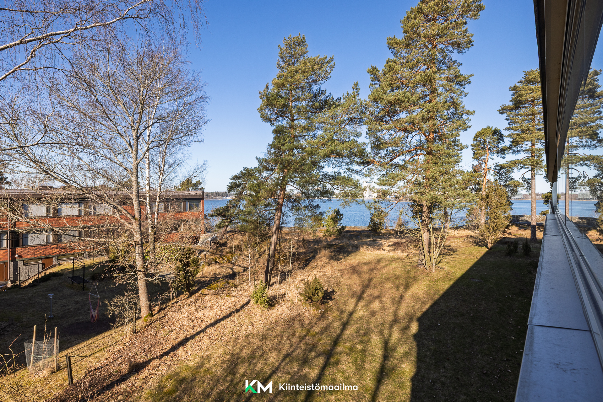 Ihana parvekenäkymä merelle
