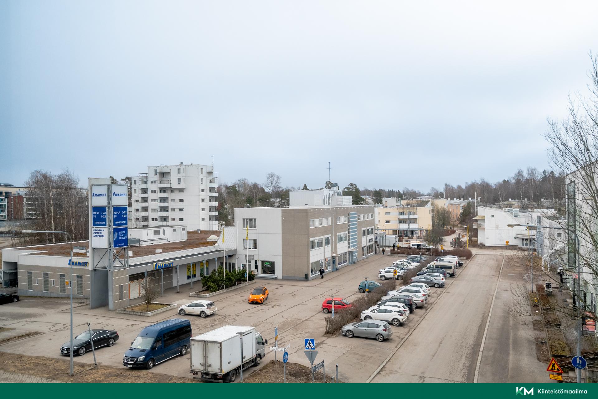 Lähikauppa ja metro hyvin lähelä