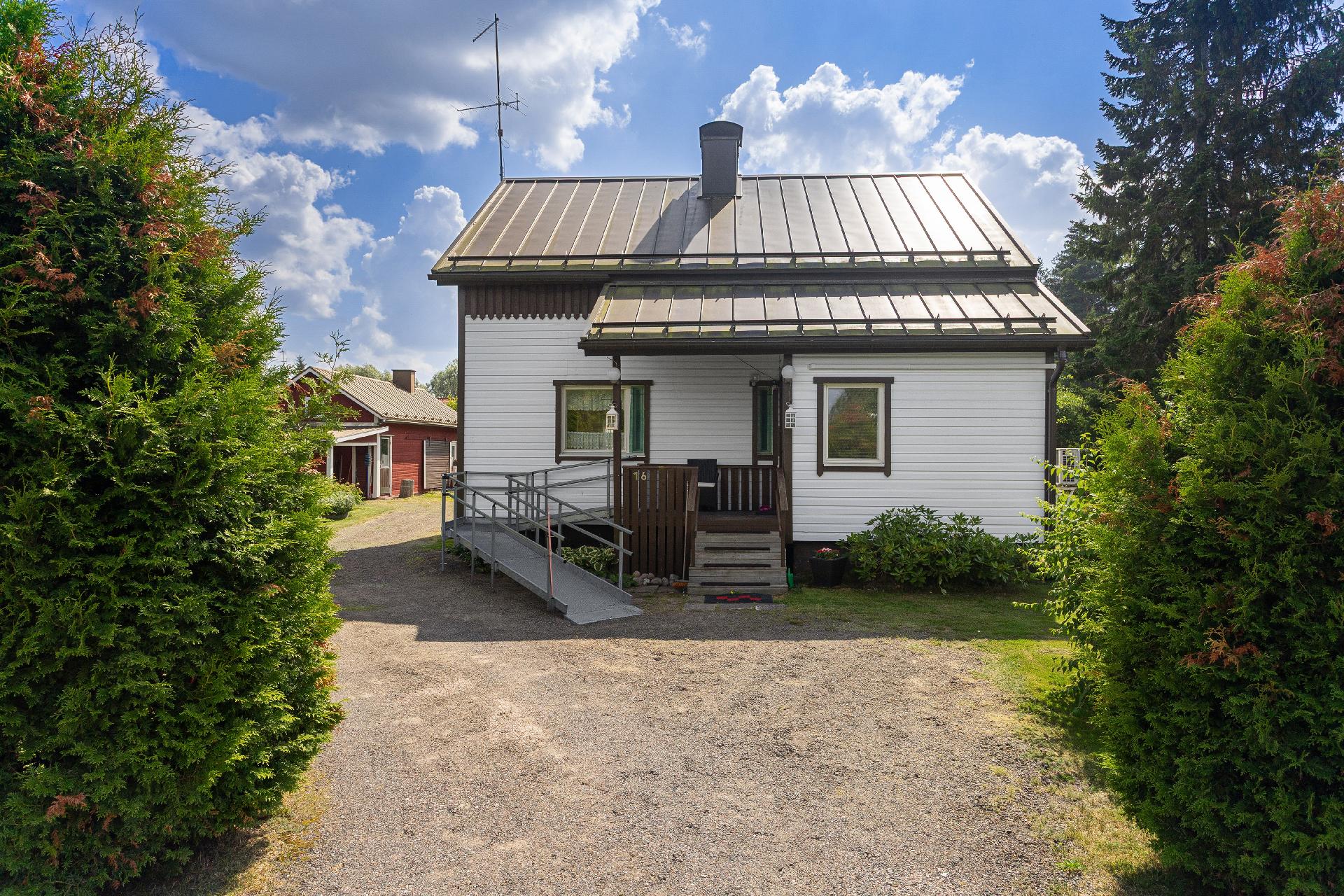 Tiukutie 16, Kausala, Iitti