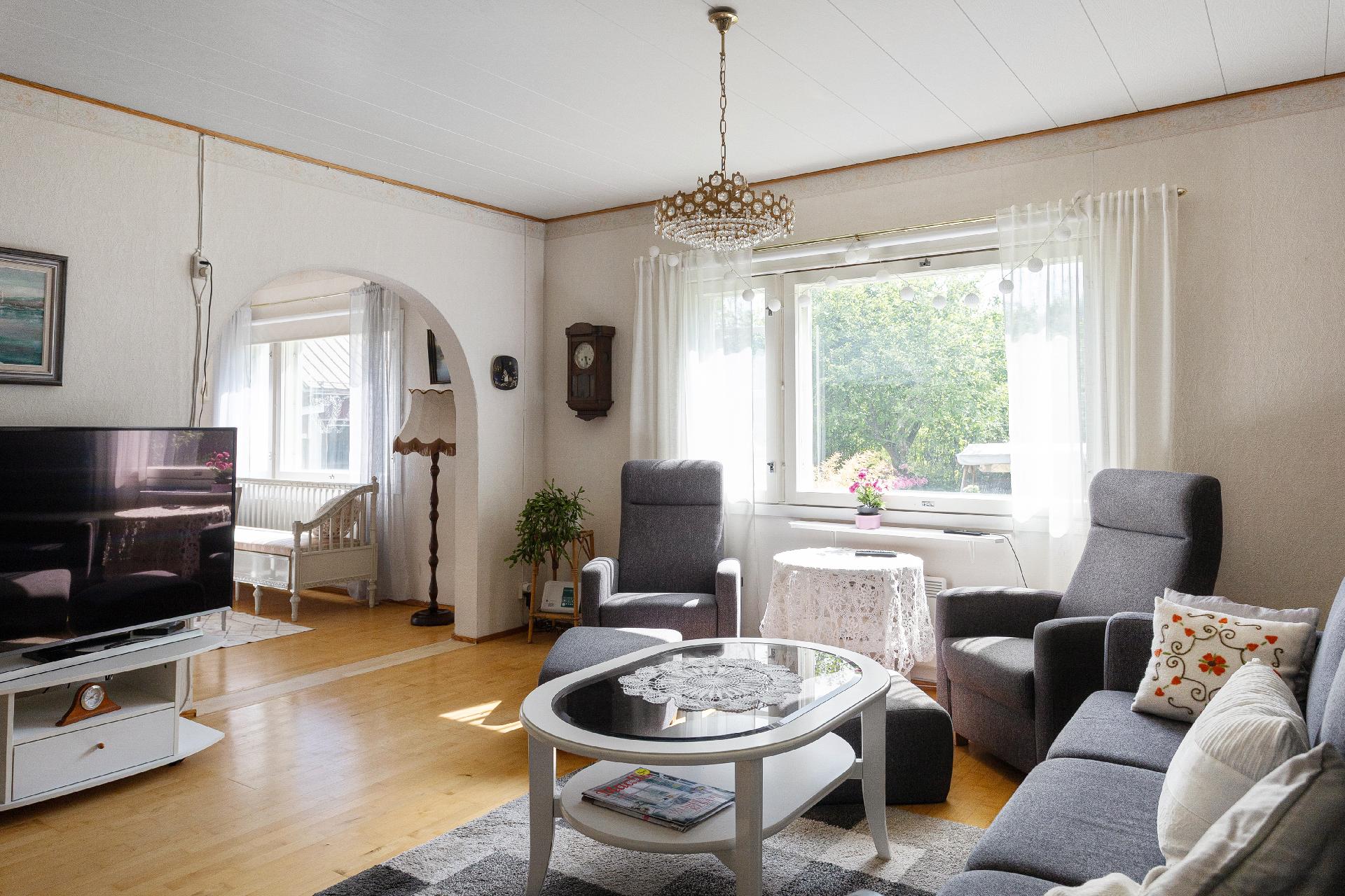 Tiukutie 16, Kausala, Iitti