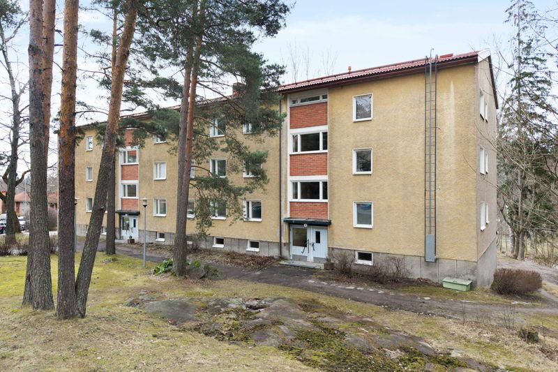 Ohjaajantie 26, Pohjois-Haaga, Helsinki