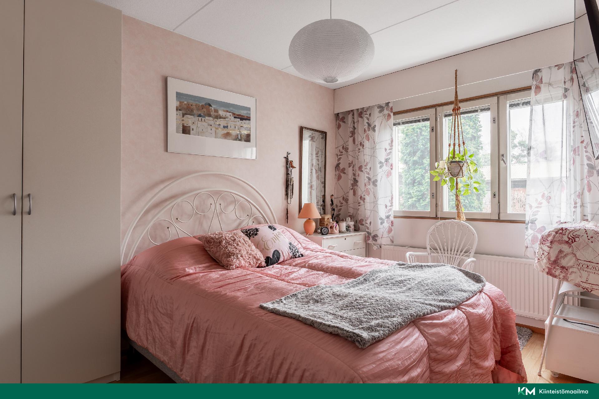 Lauhatie 1, Viertola, Vantaa