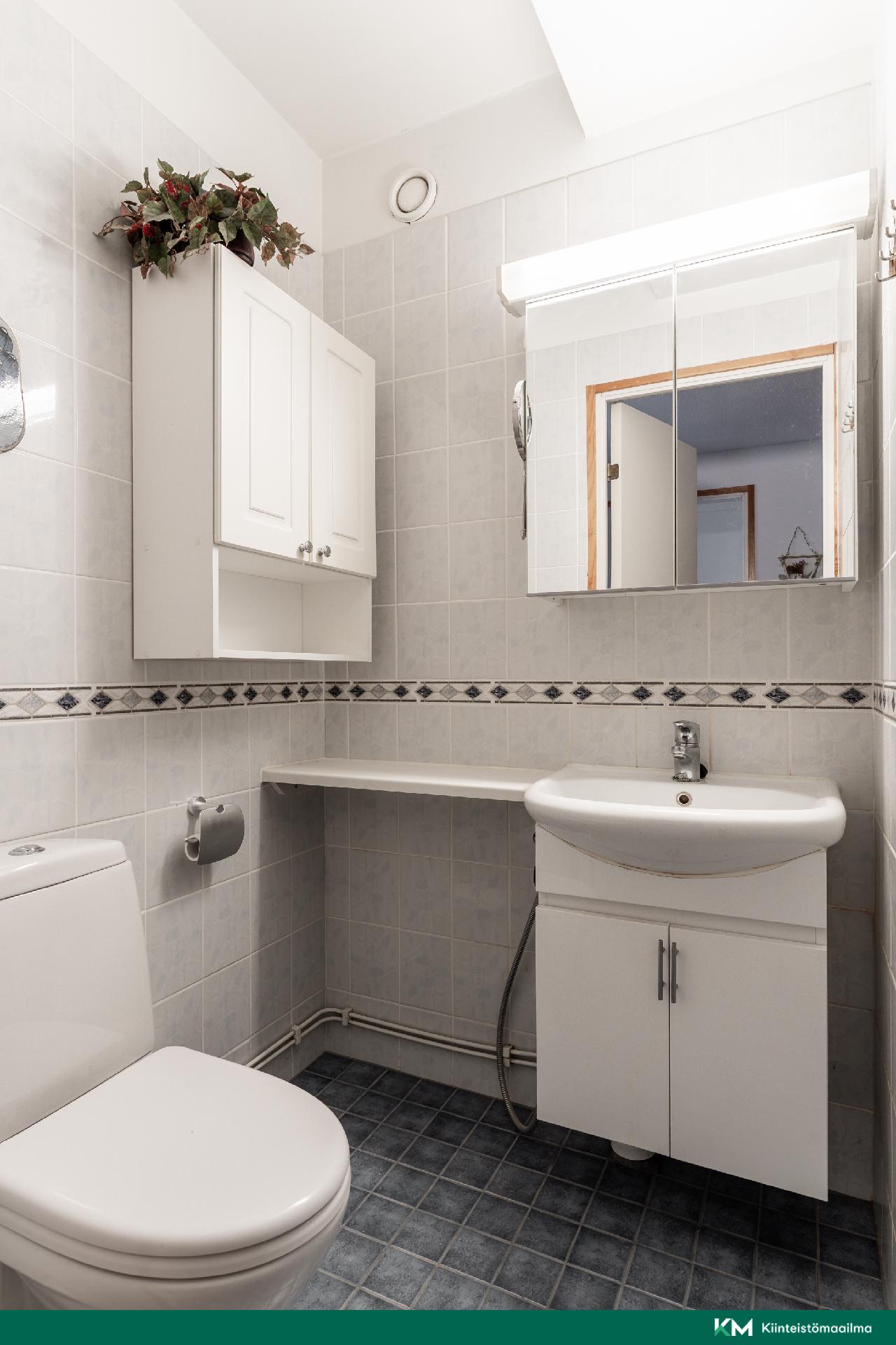 Lauhatie 1, Viertola, Vantaa