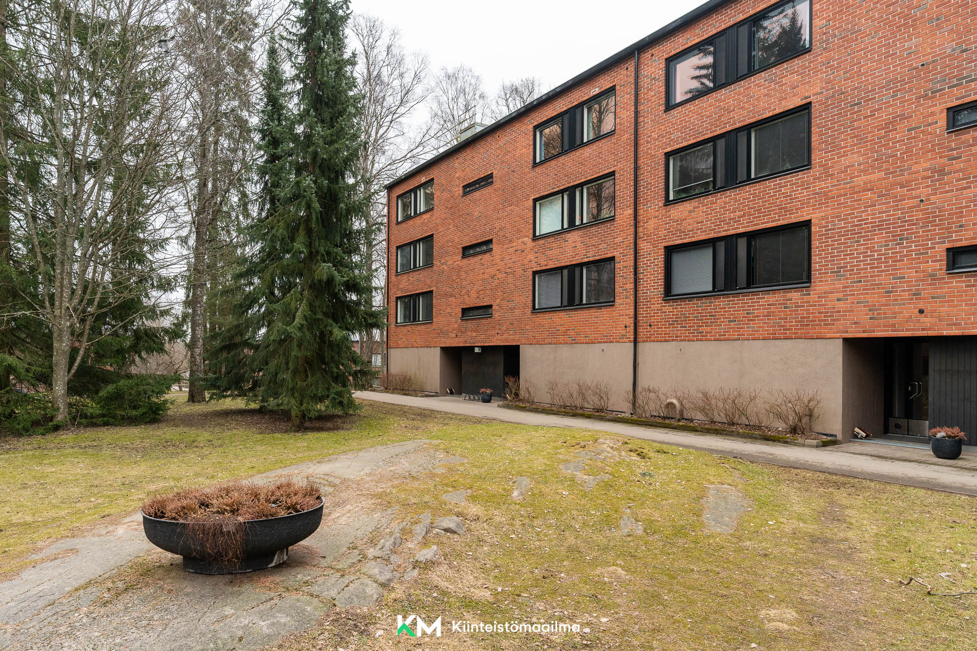 Ukonvaaja 1, Pohjois-Tapiola, Espoo