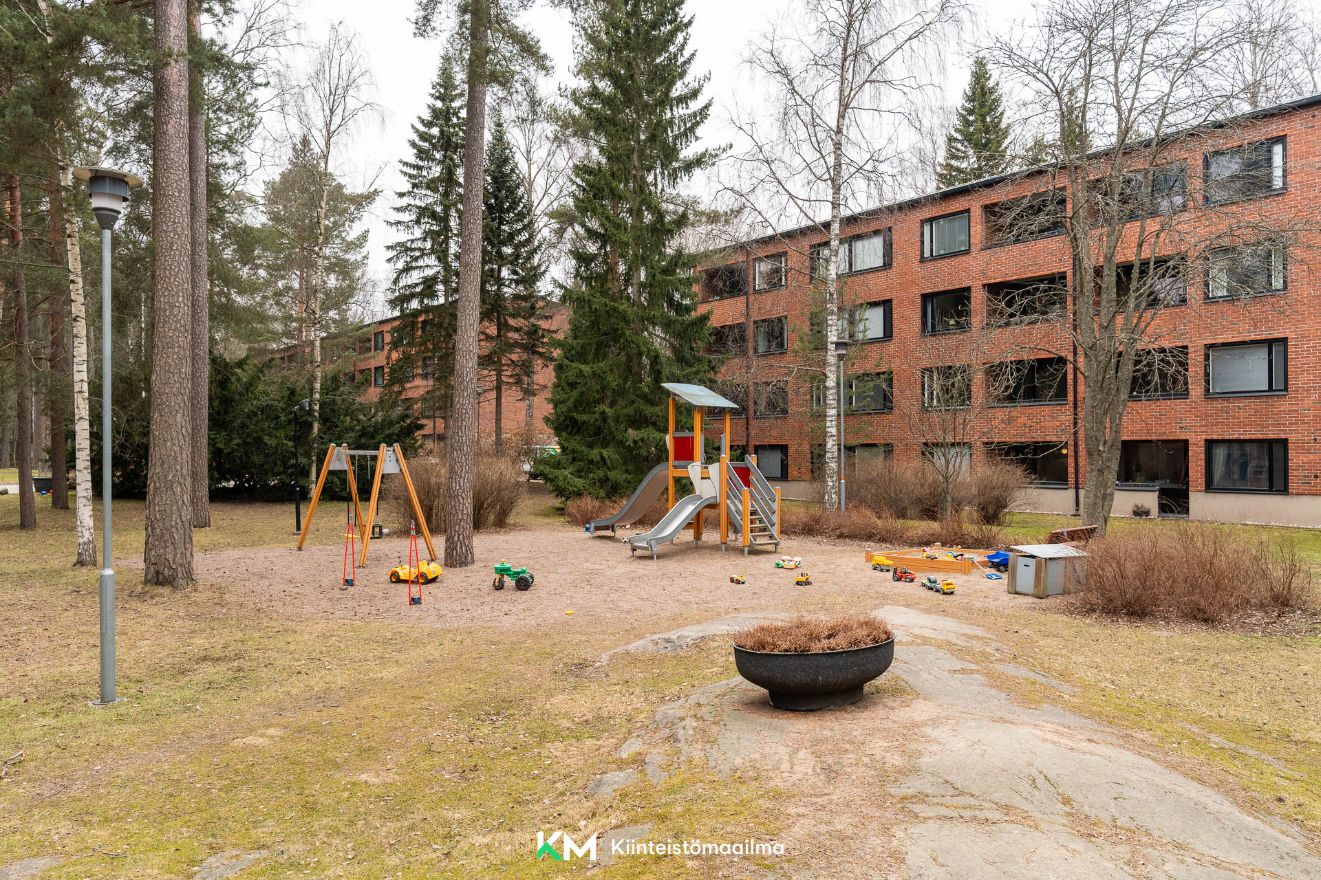 Ukonvaaja 1, Pohjois-Tapiola, Espoo