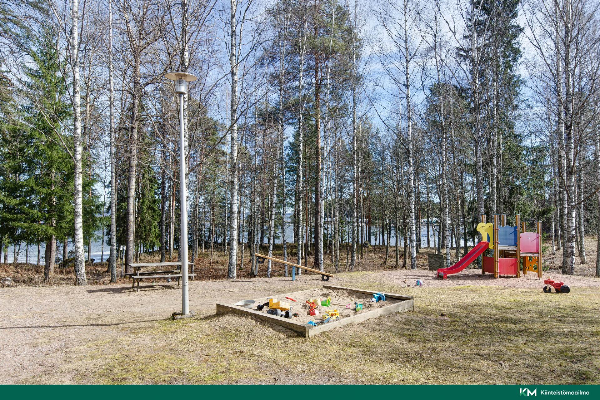 Lielahdenkatu 40, Lentävänniemi, Tampere