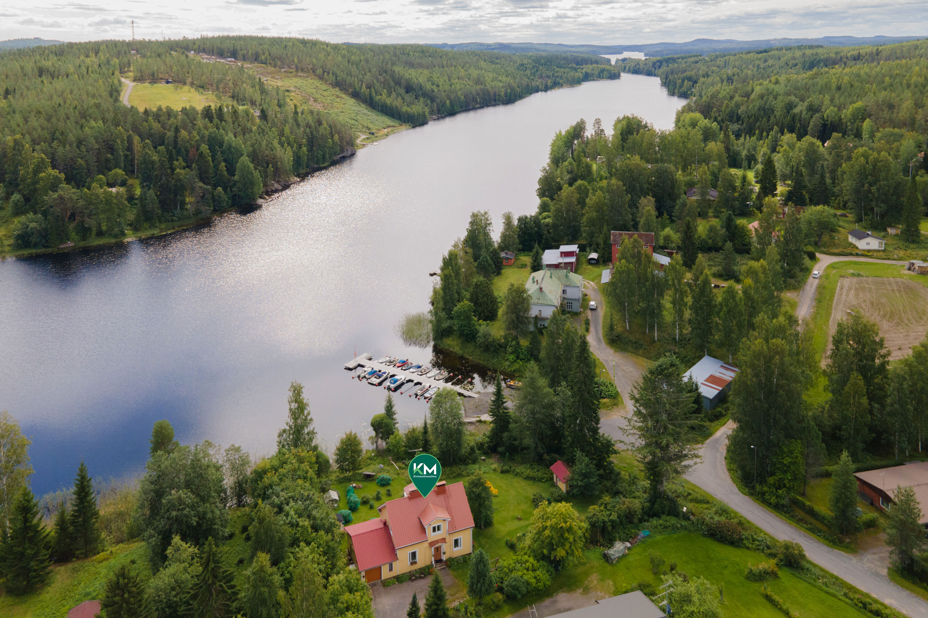 Tontti joka rajautuu Hankaveteen