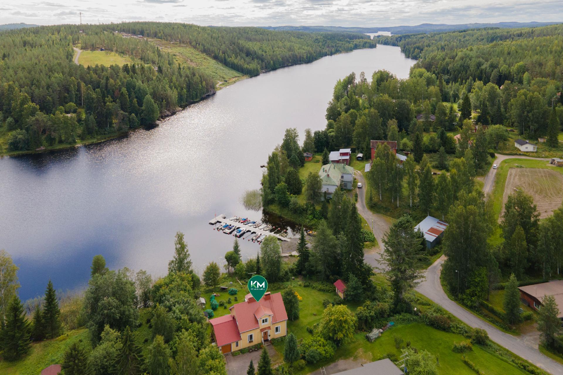 Tontti joka rajautuu Hankaveteen