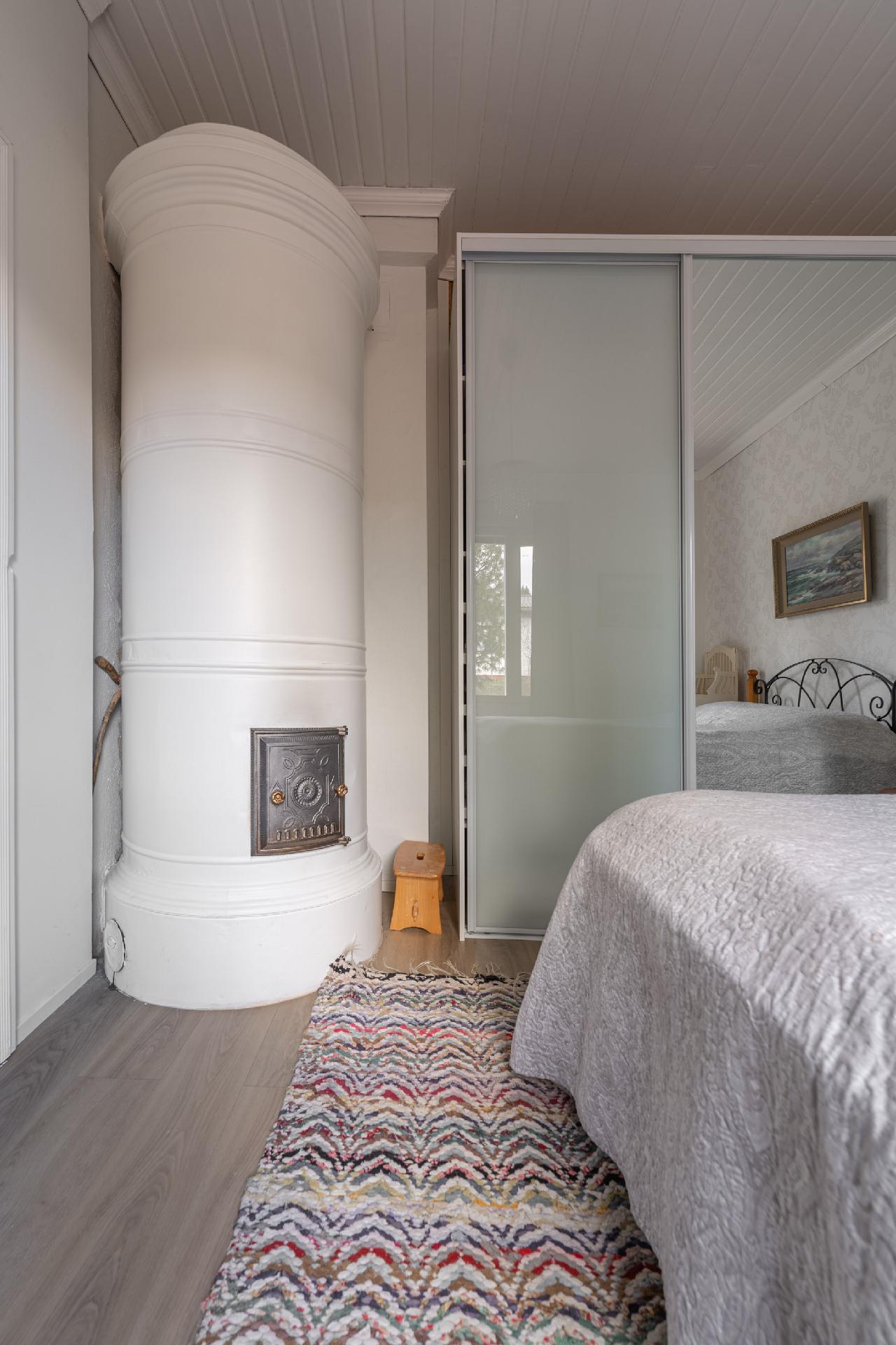 Makuuhuoneen pönttöuuni