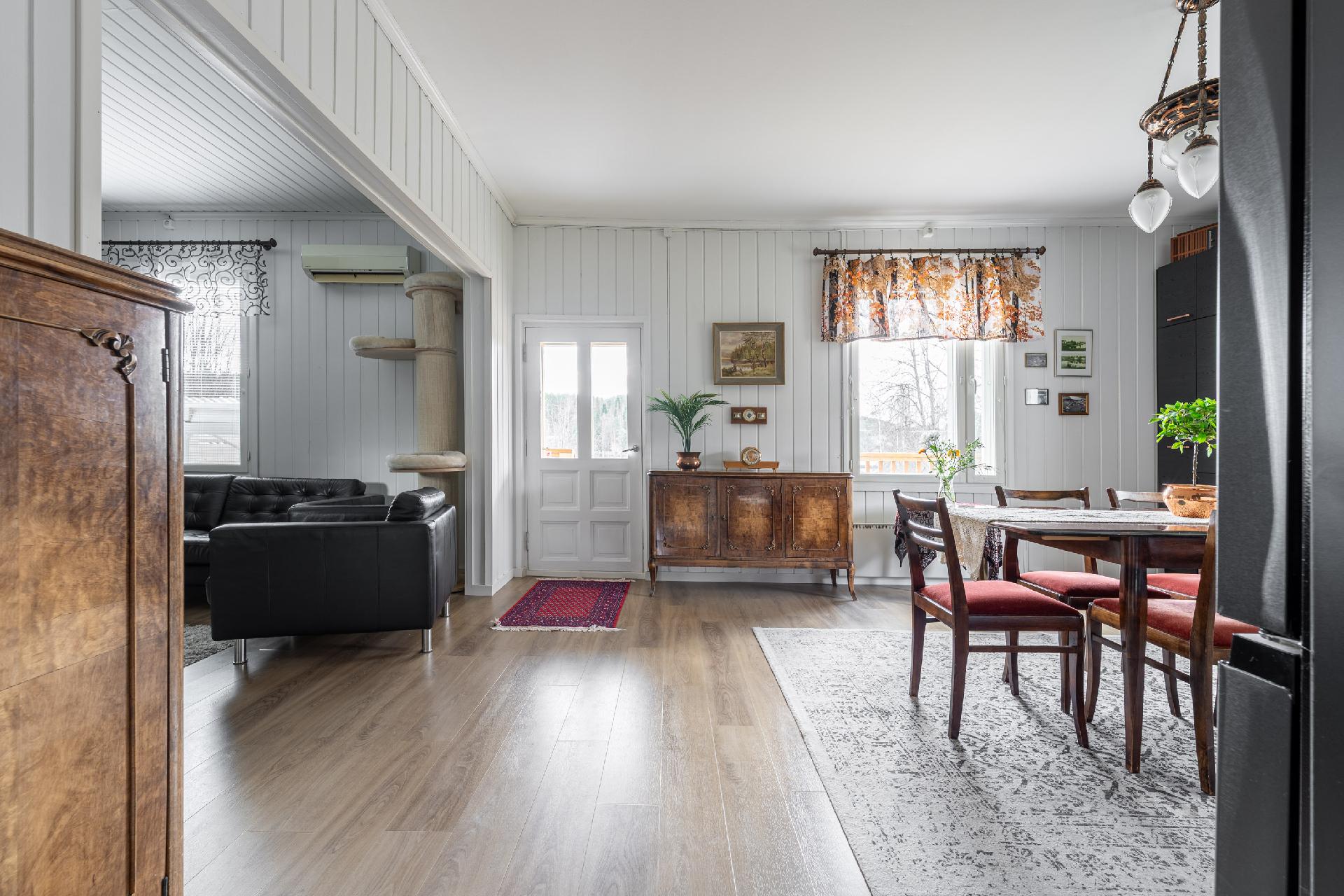 Näkymä sisääntulo aulastaa