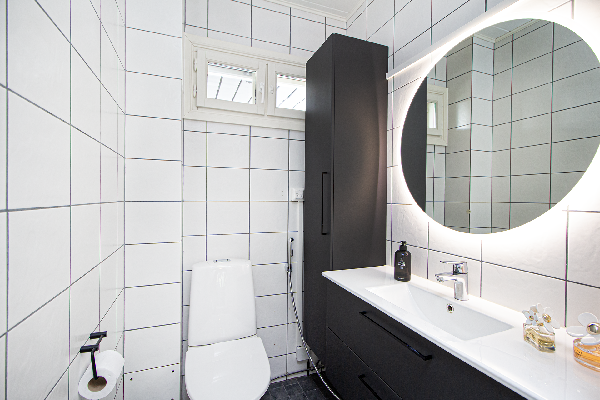 ikkunallinen wc