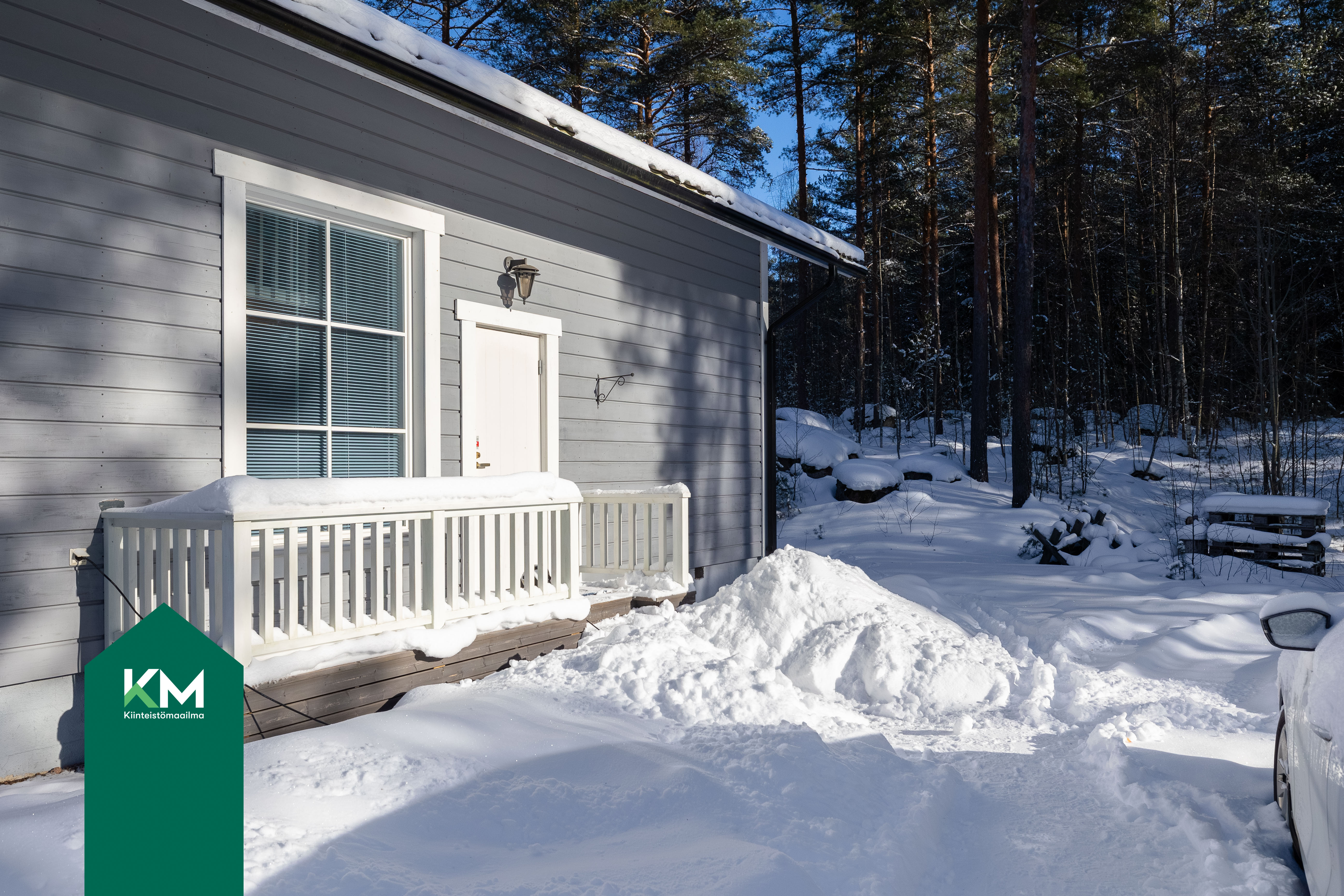 Piharakennuksessa lämmin työ/vierastupa