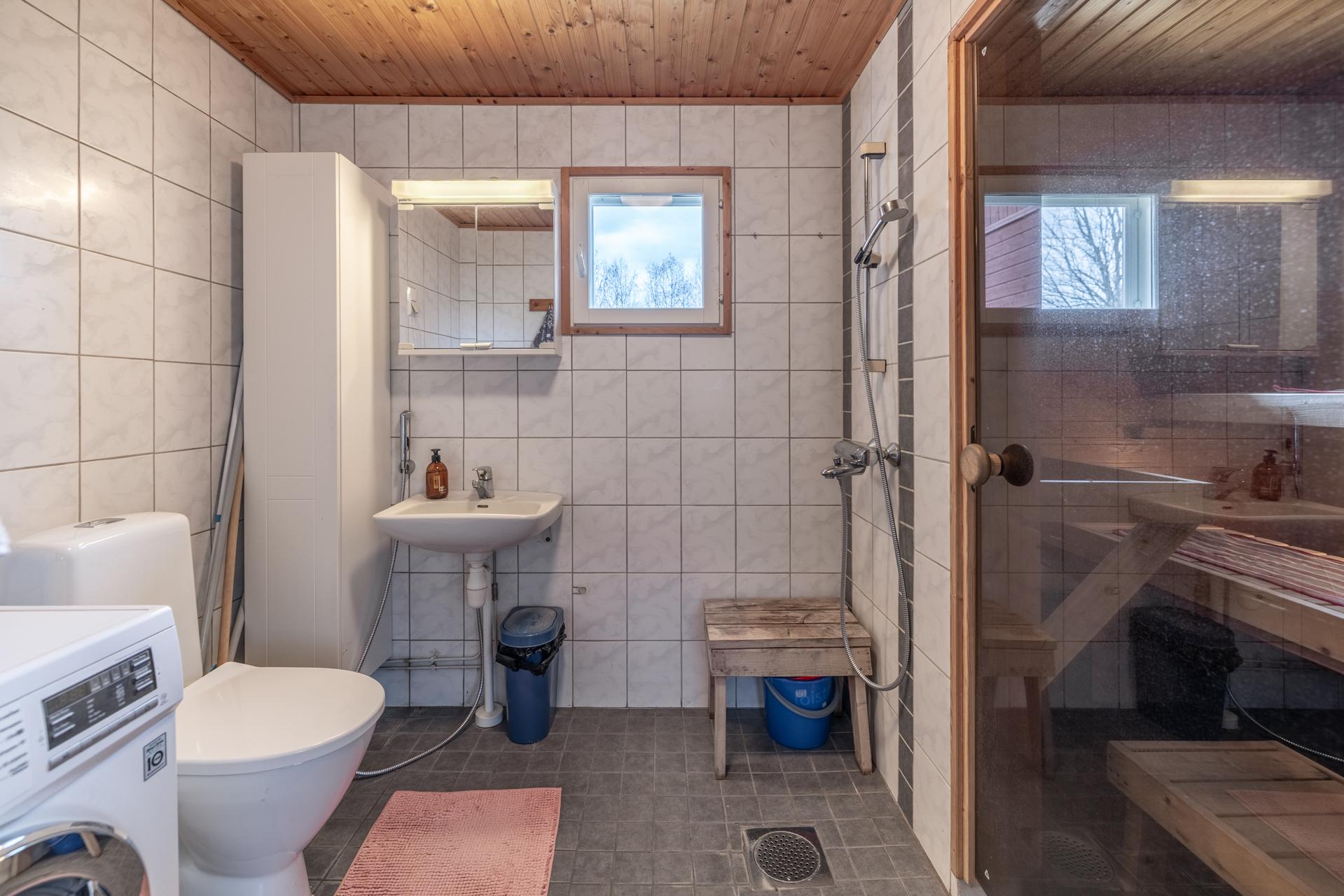 kylpyhuone (laajennus)