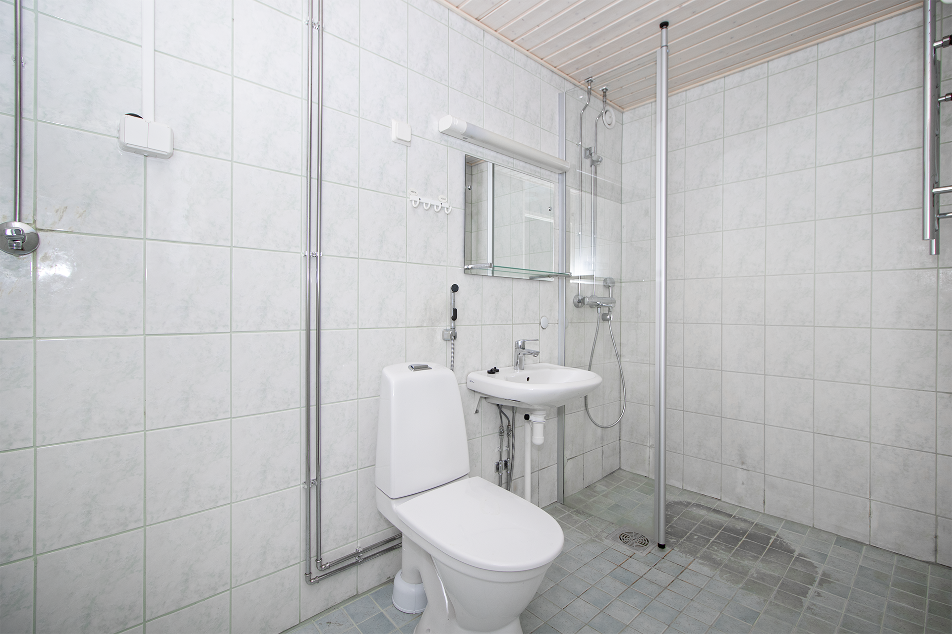 Hyvin tilaa pesukoneelle.