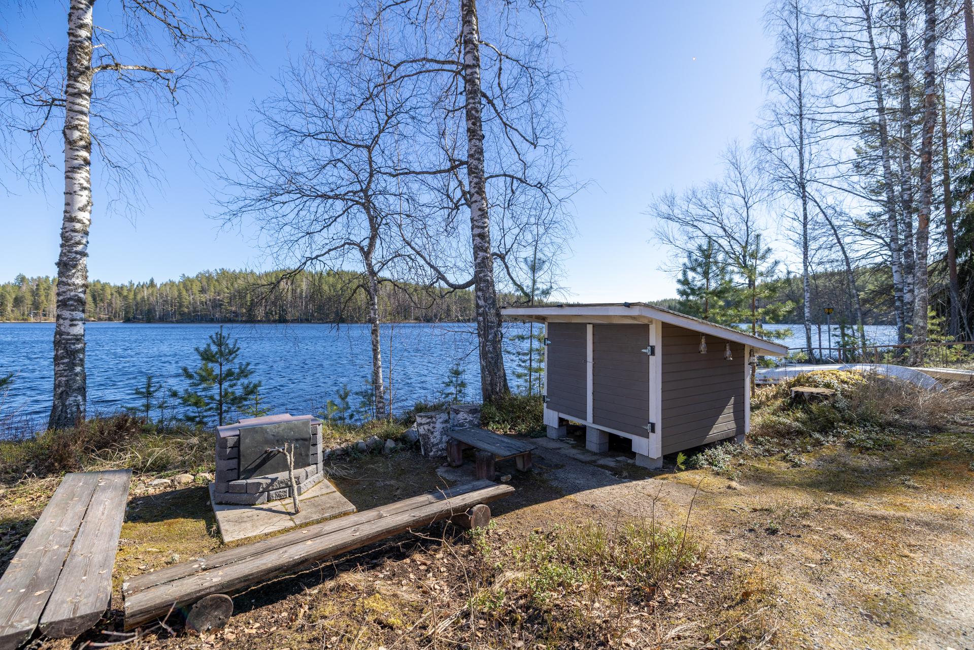 grillipaikka ja laavu