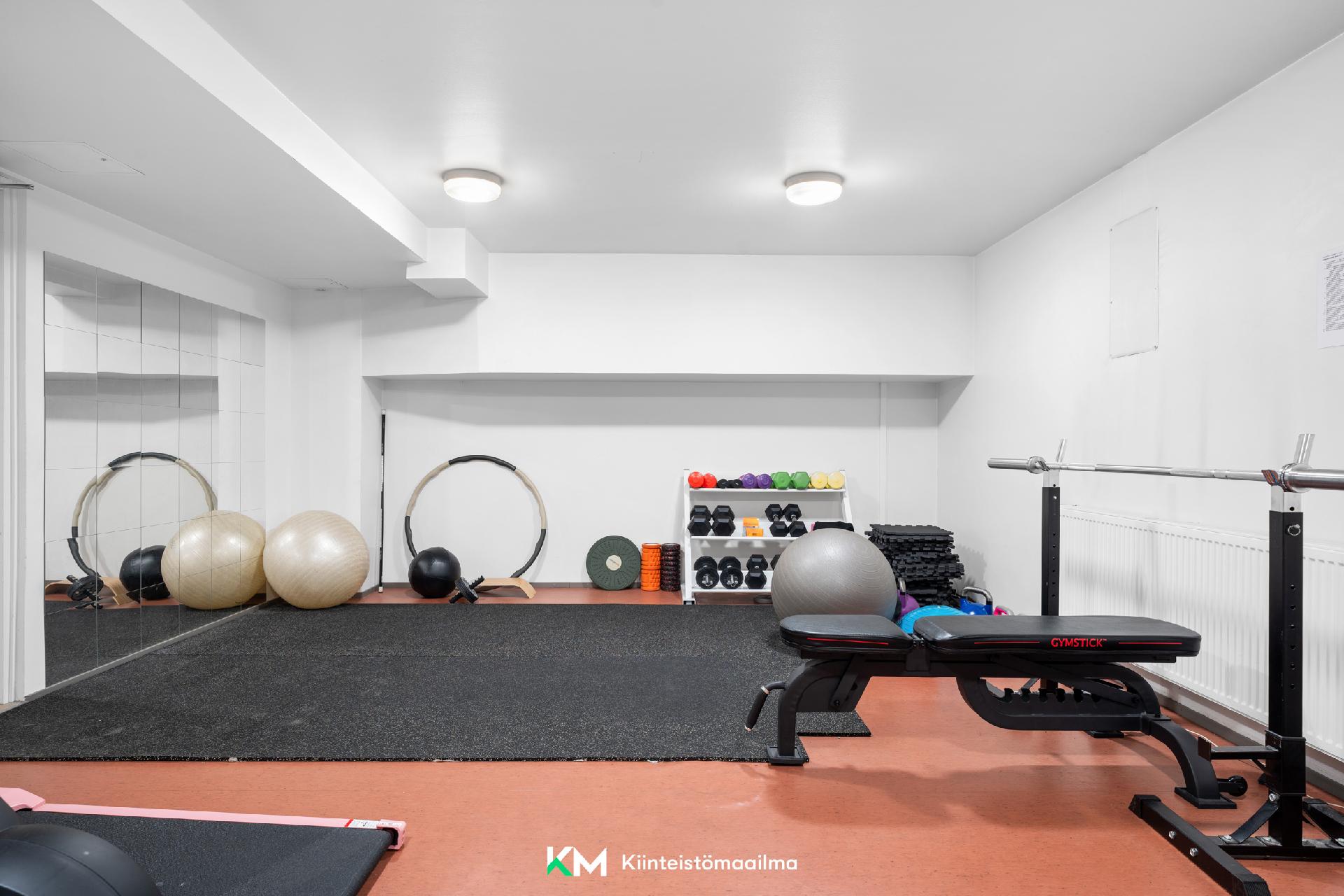 Taloyhtiön kuntosali osakkaiden käytössä!