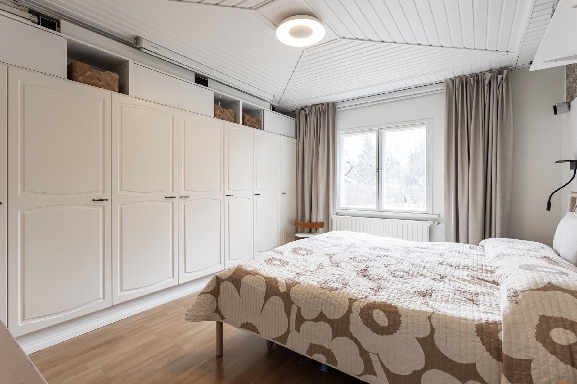 Keskikerroksen makuuhuone