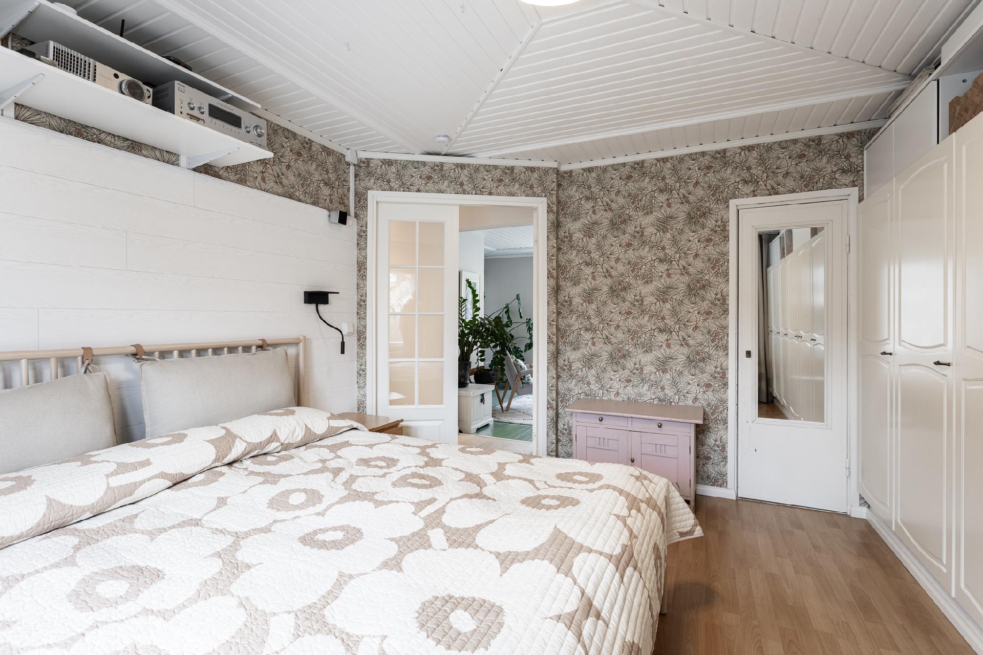 Keskikerroksen makuuhuone