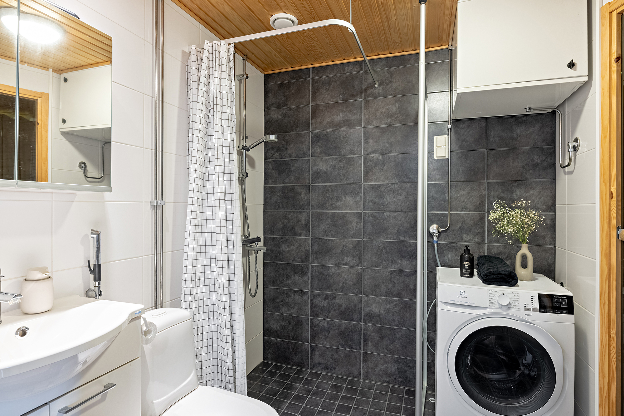 Kauppalinnankatu 1, Linnanmaa, Oulu