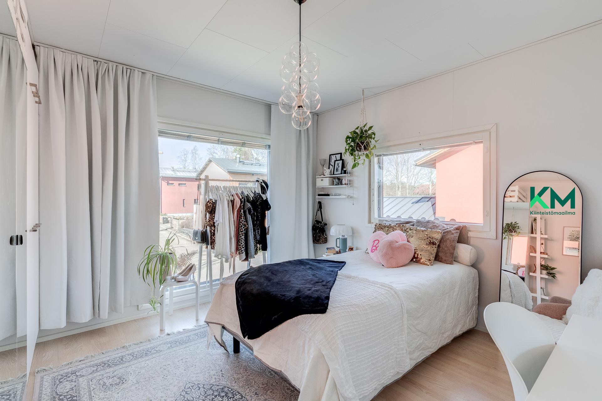 Heinäsarantie 10, Länsi-Pakila, Helsinki