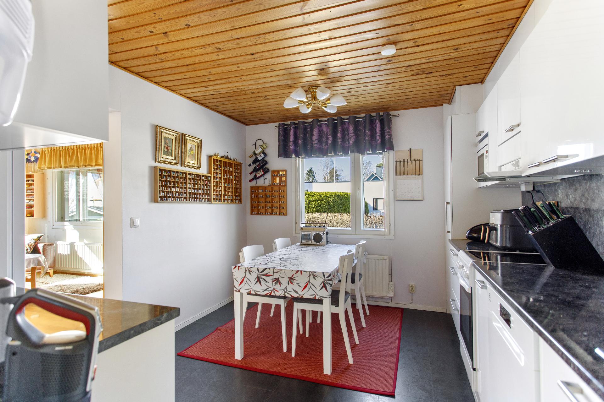 Minttutie 18, Simonmetsä, Vantaa