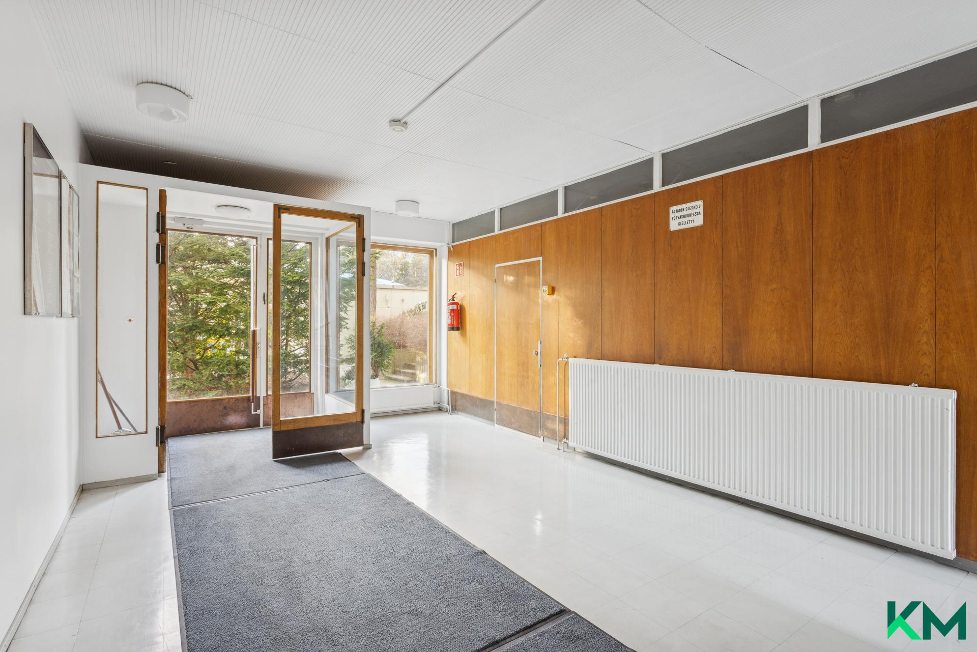 alakerran sisääntulo