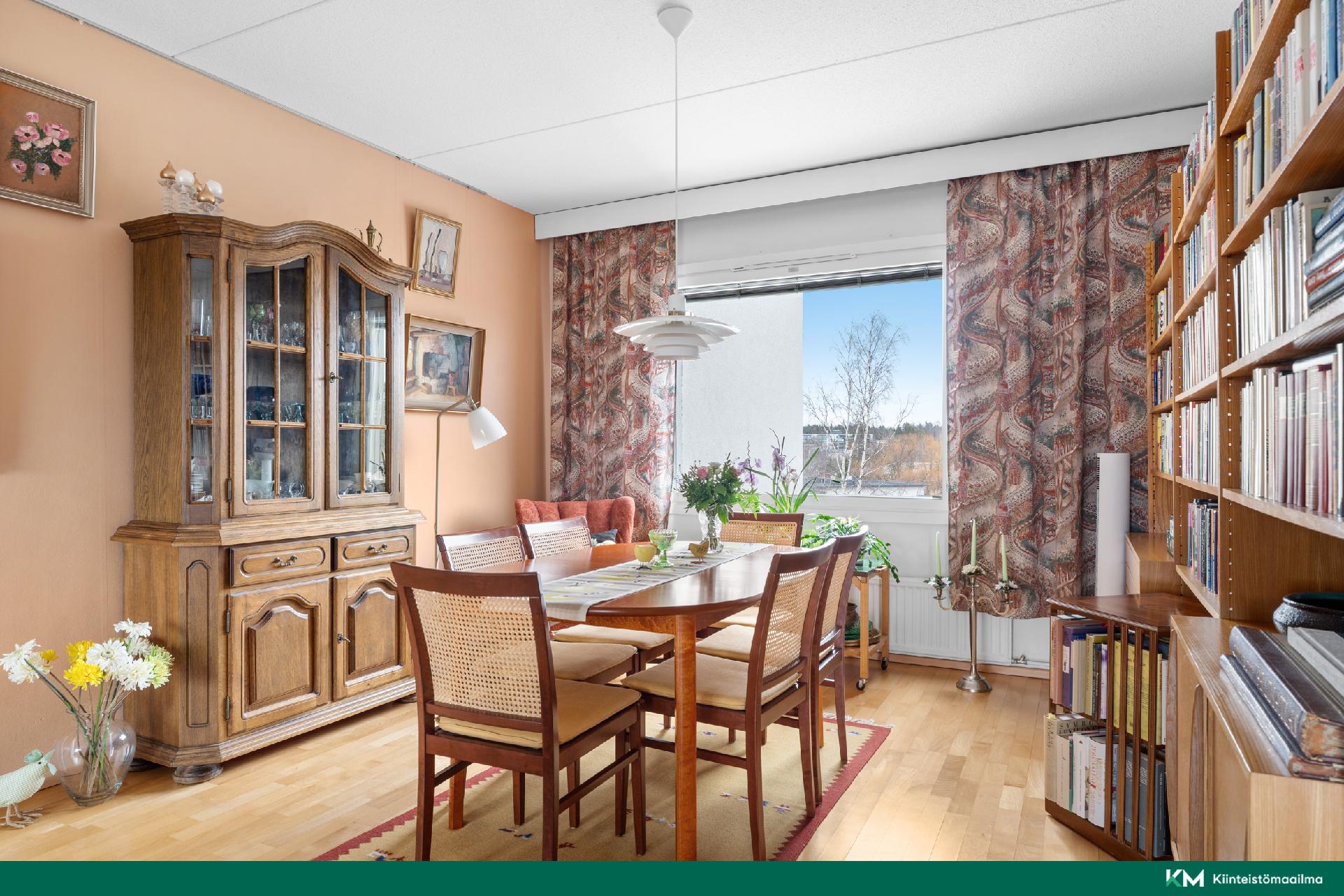 Makuuhuone/ruokailuhuone