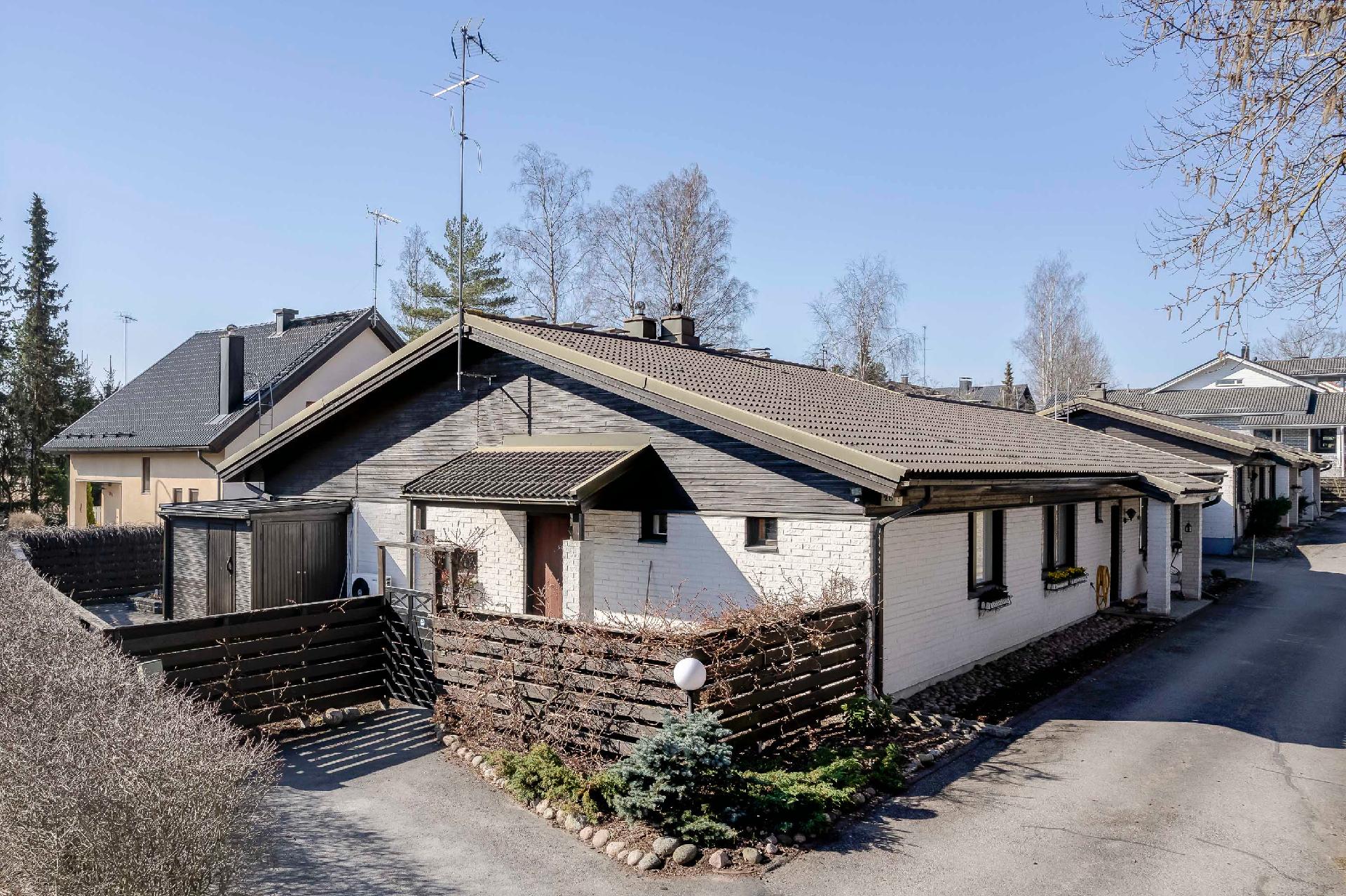 Saramäentie 26, Paloheinä, Helsinki