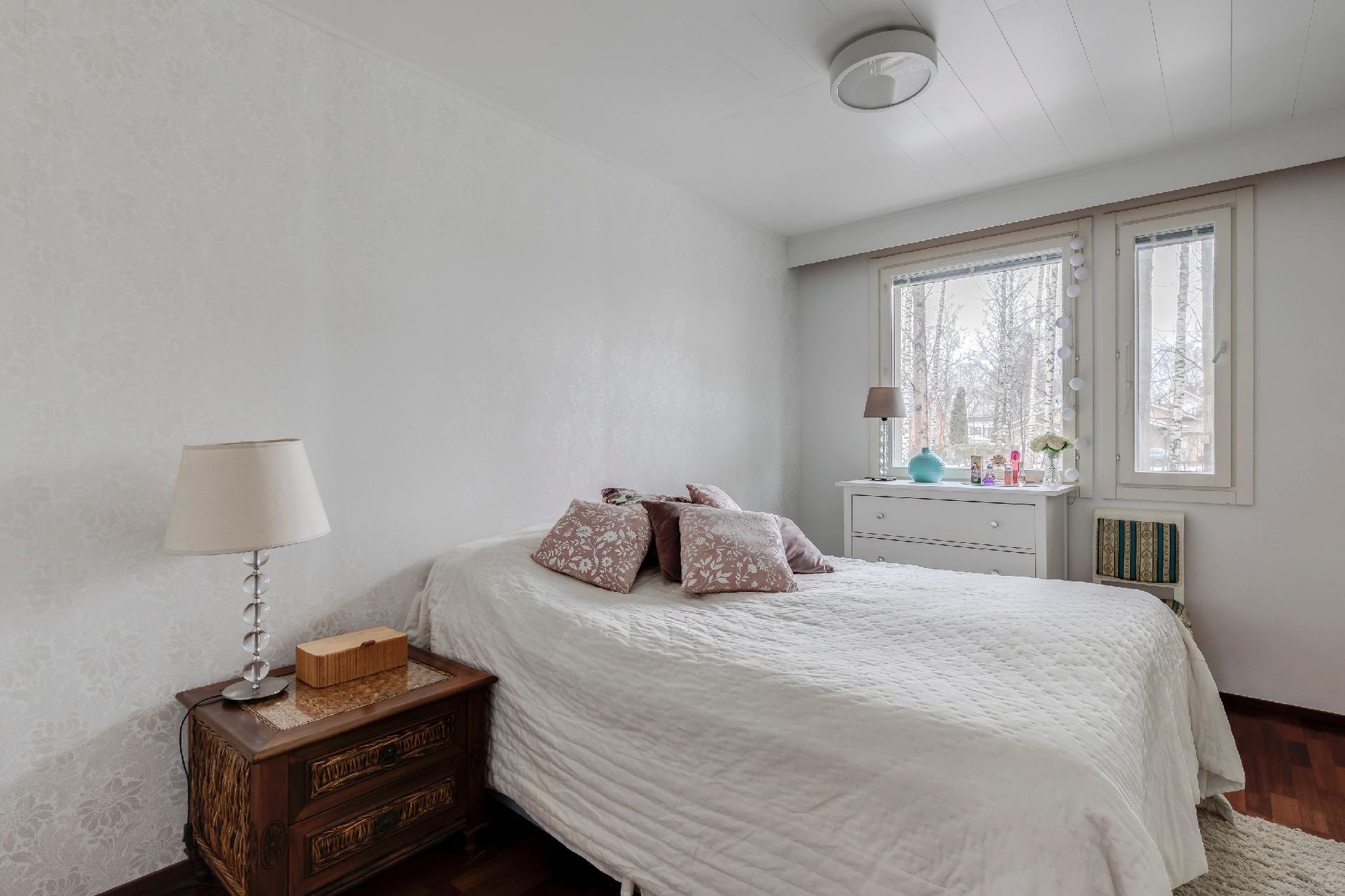 Saramäentie 26, Paloheinä, Helsinki