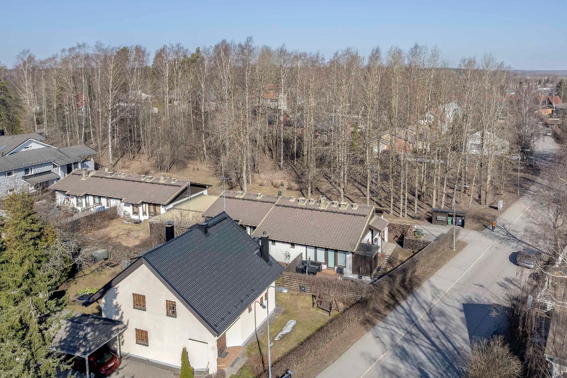 Saramäentie 26, Paloheinä, Helsinki