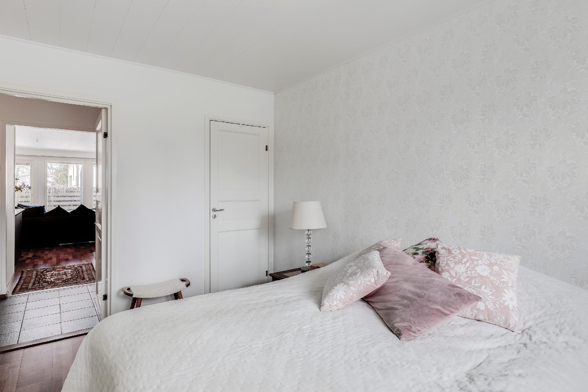 Saramäentie 26, Paloheinä, Helsinki